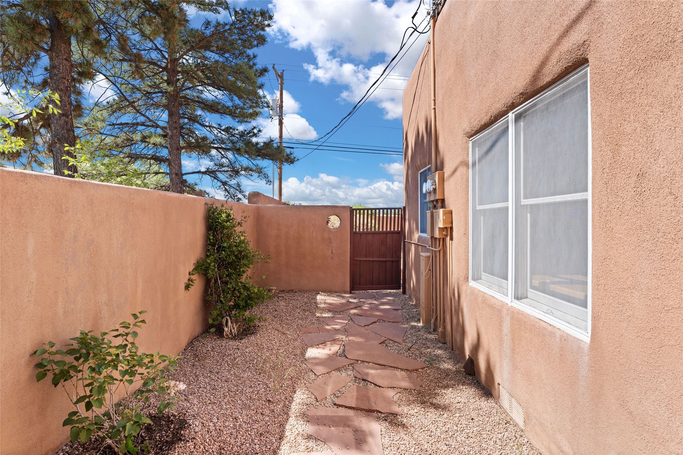409 E Coronado 2
