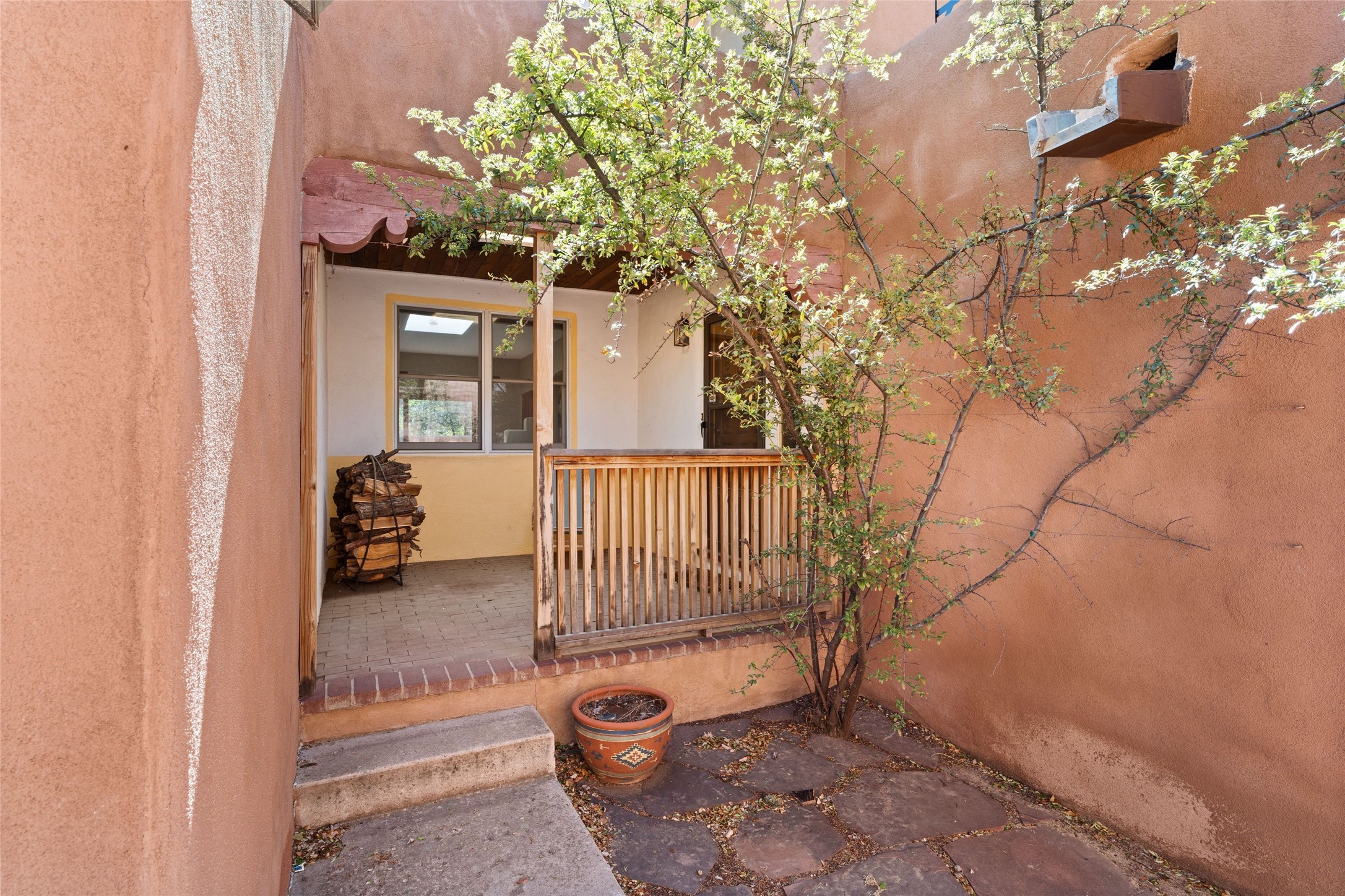 409 E Coronado 2