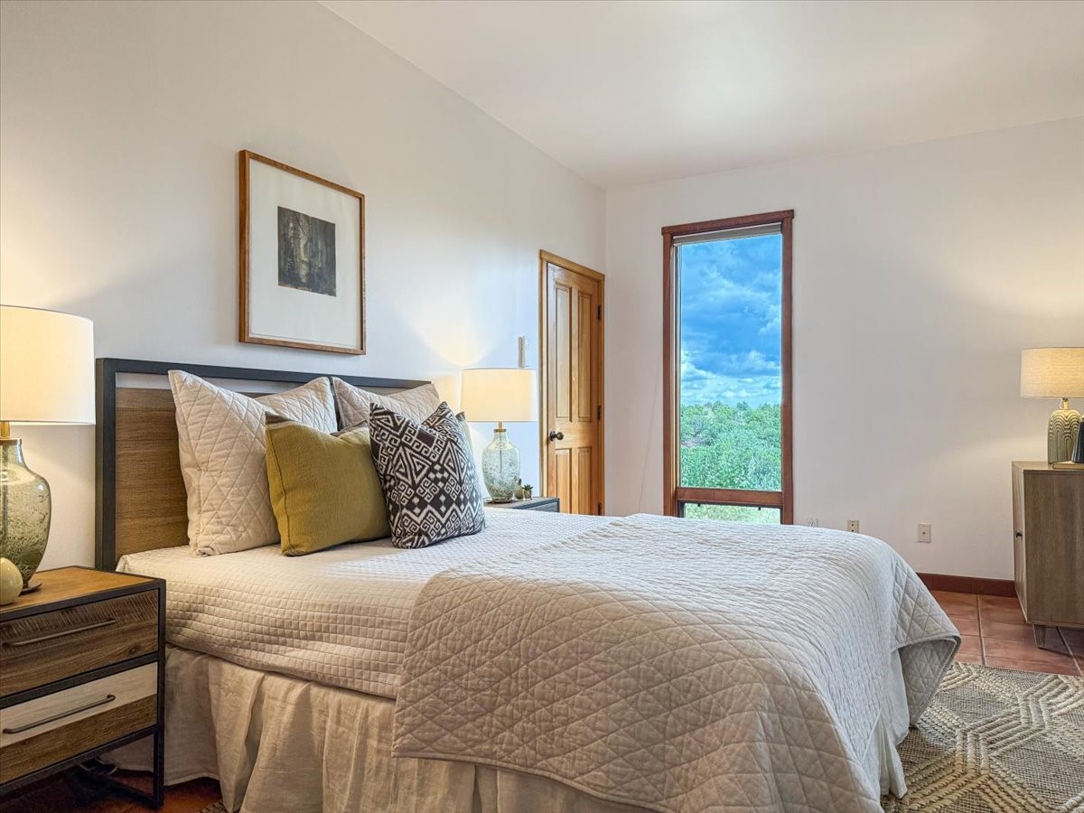 32 Hondo Ridge Road