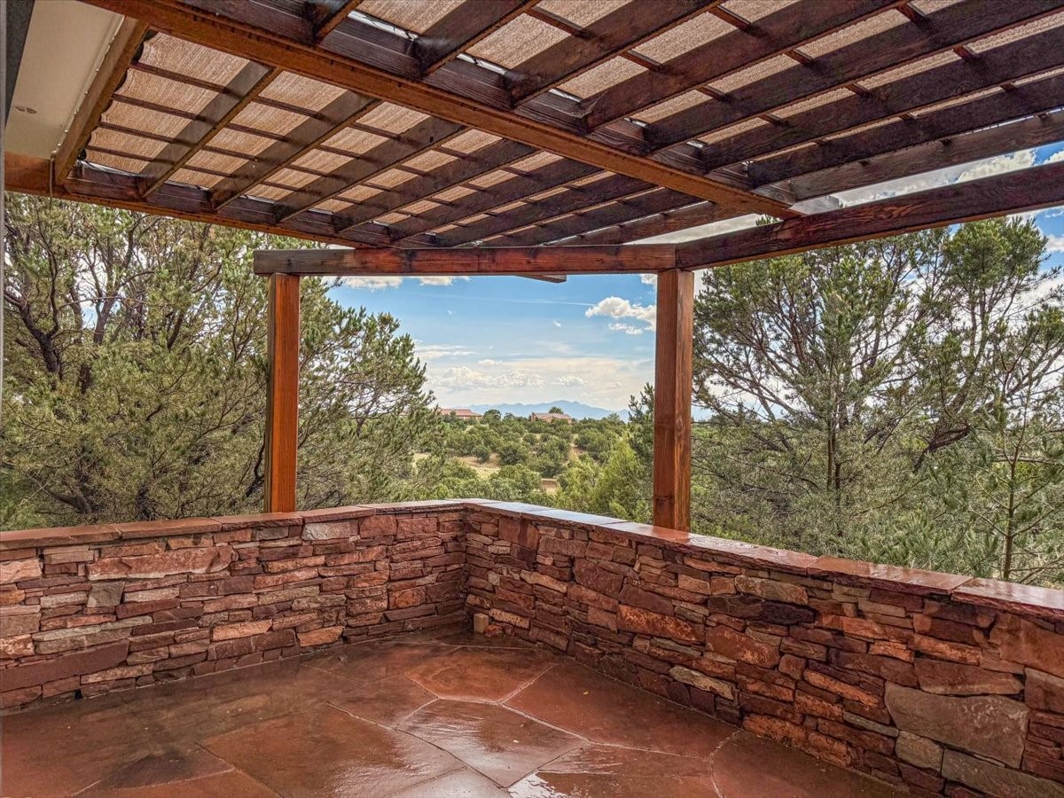 32 Hondo Ridge Road