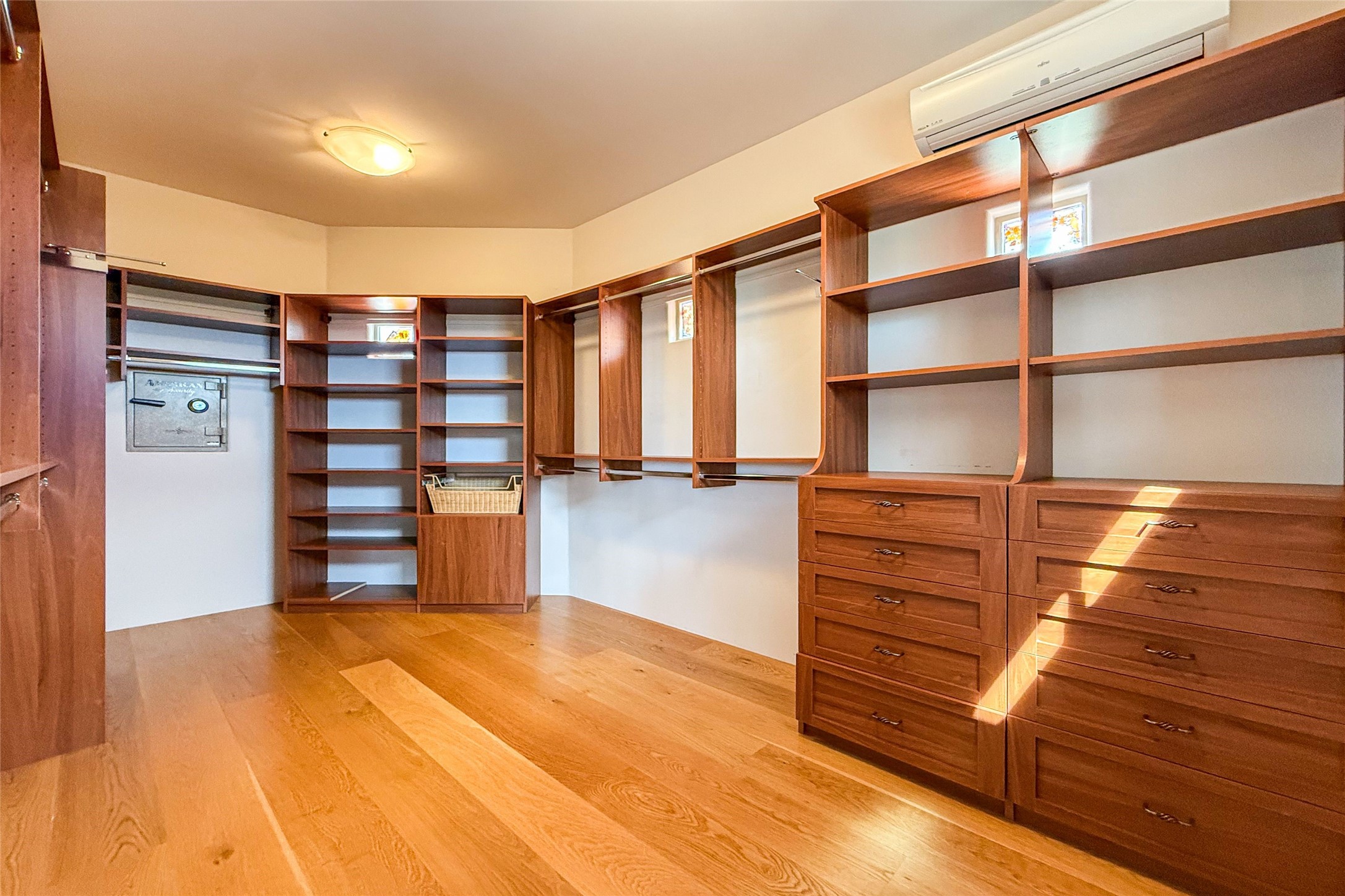 1097 Mansion Ridge Road