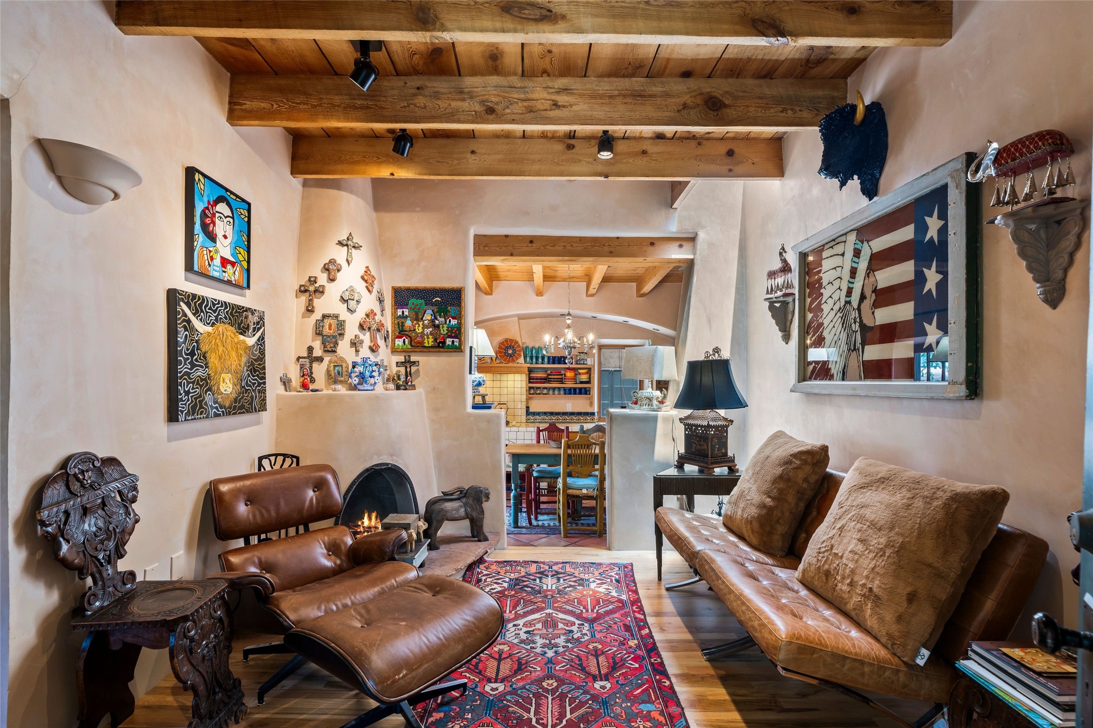925 Acequia Madre