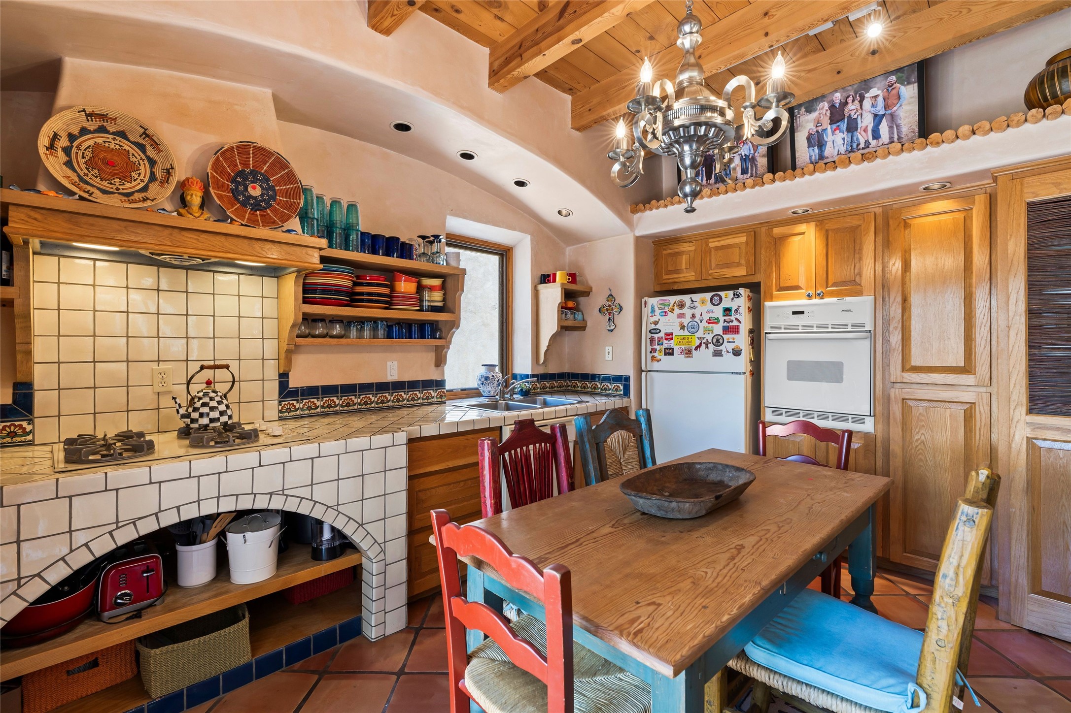 925 Acequia Madre