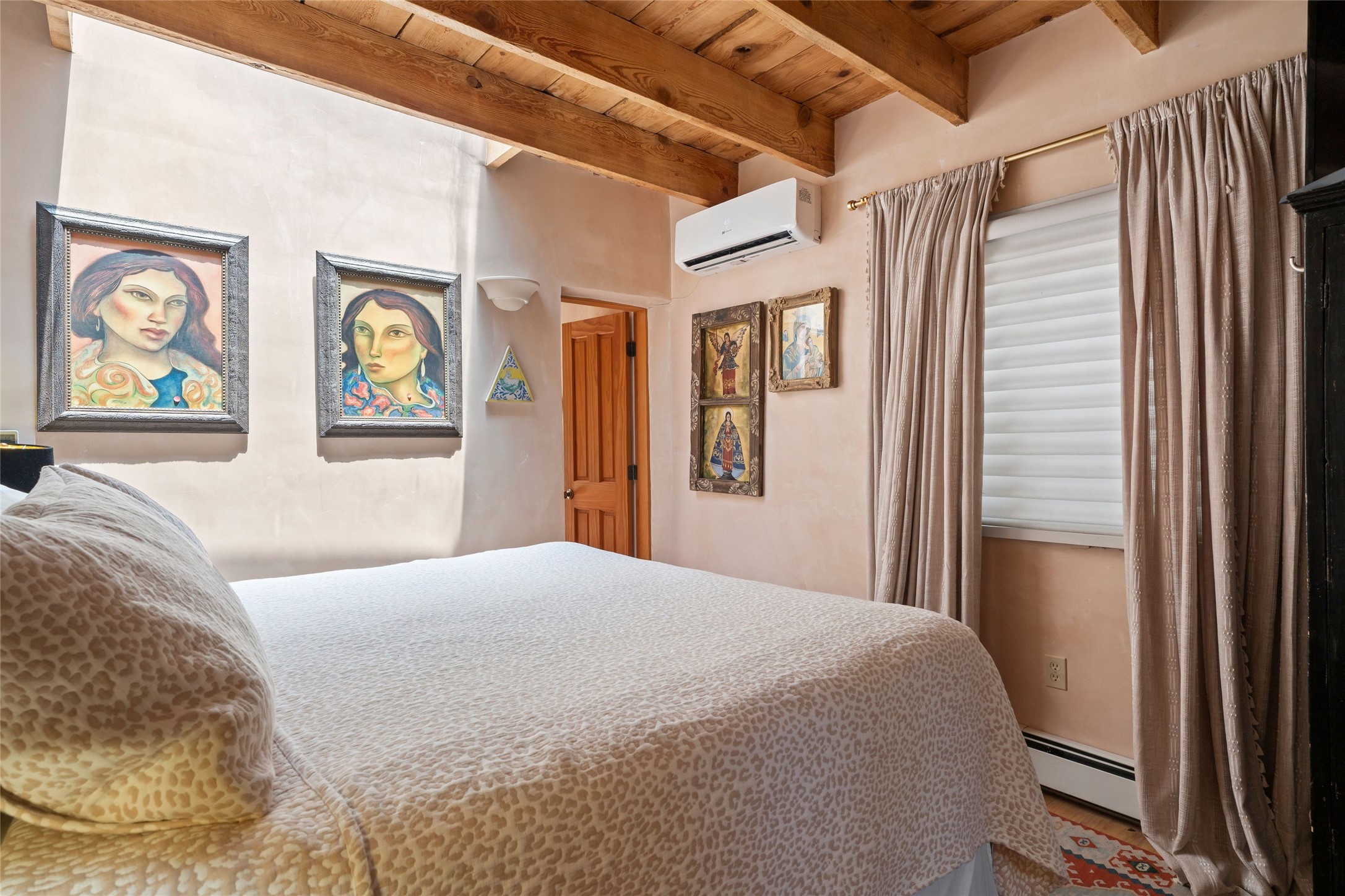 925 Acequia Madre