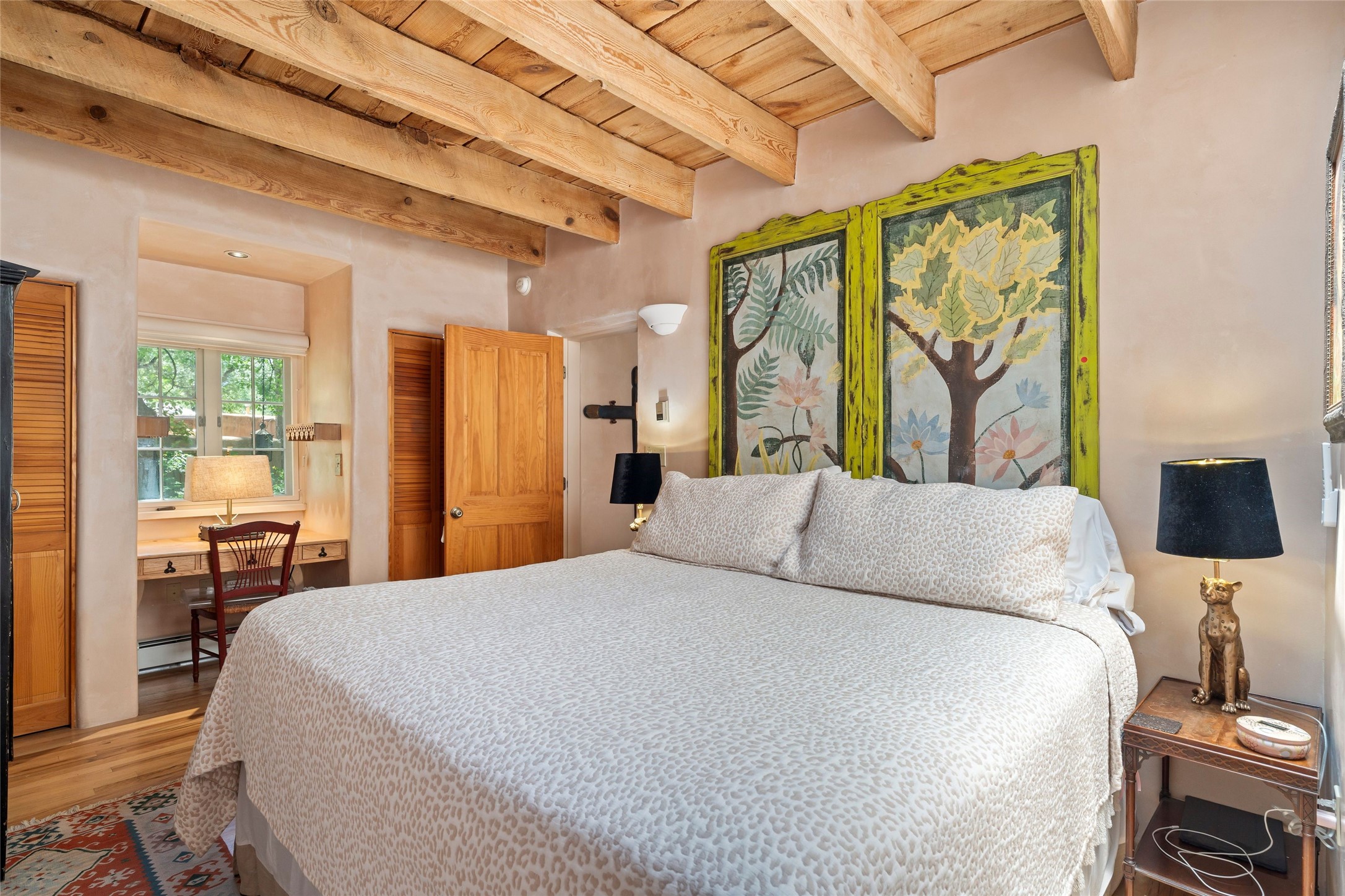 925 Acequia Madre