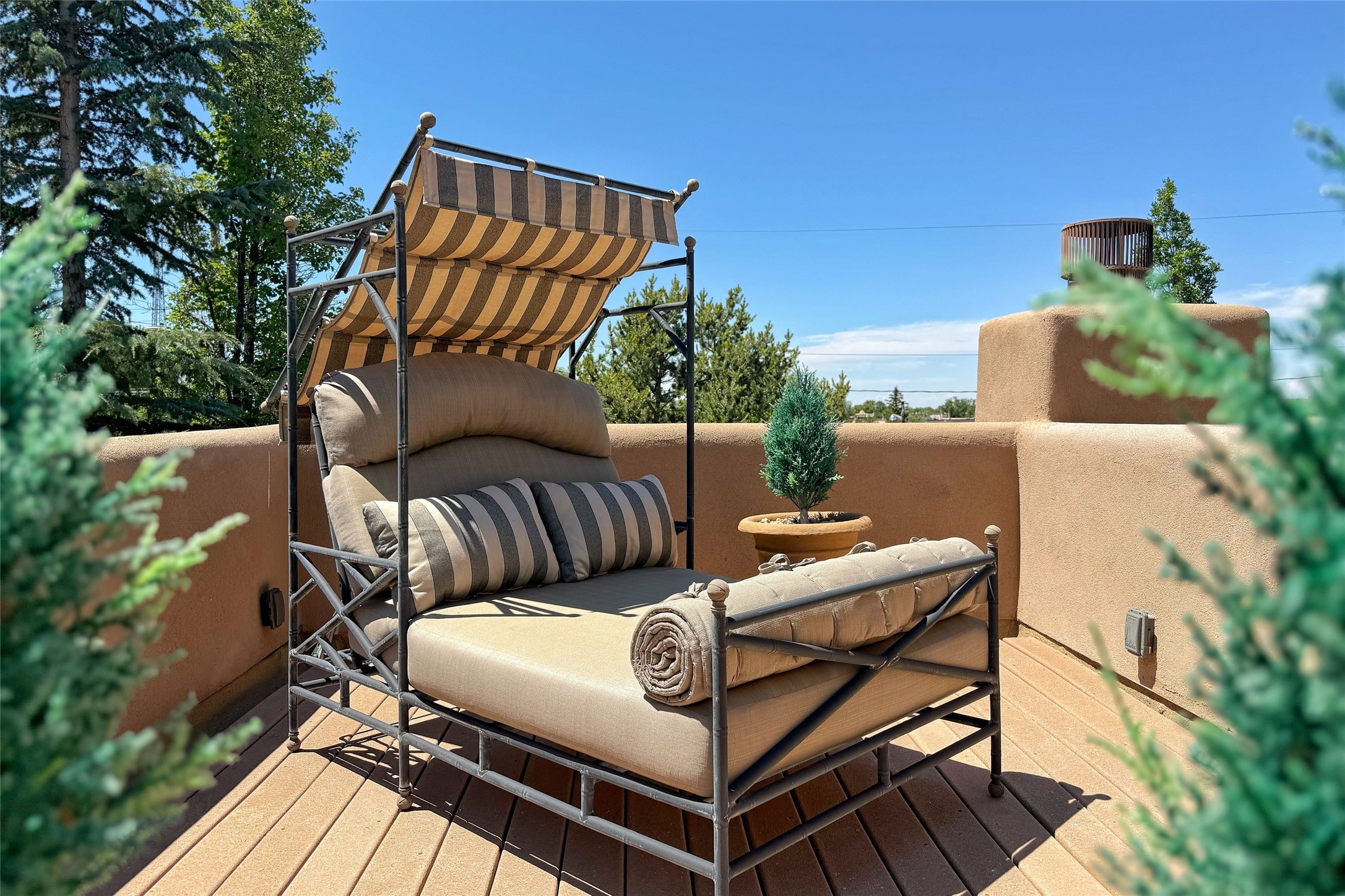 517 Paseo De Peralta