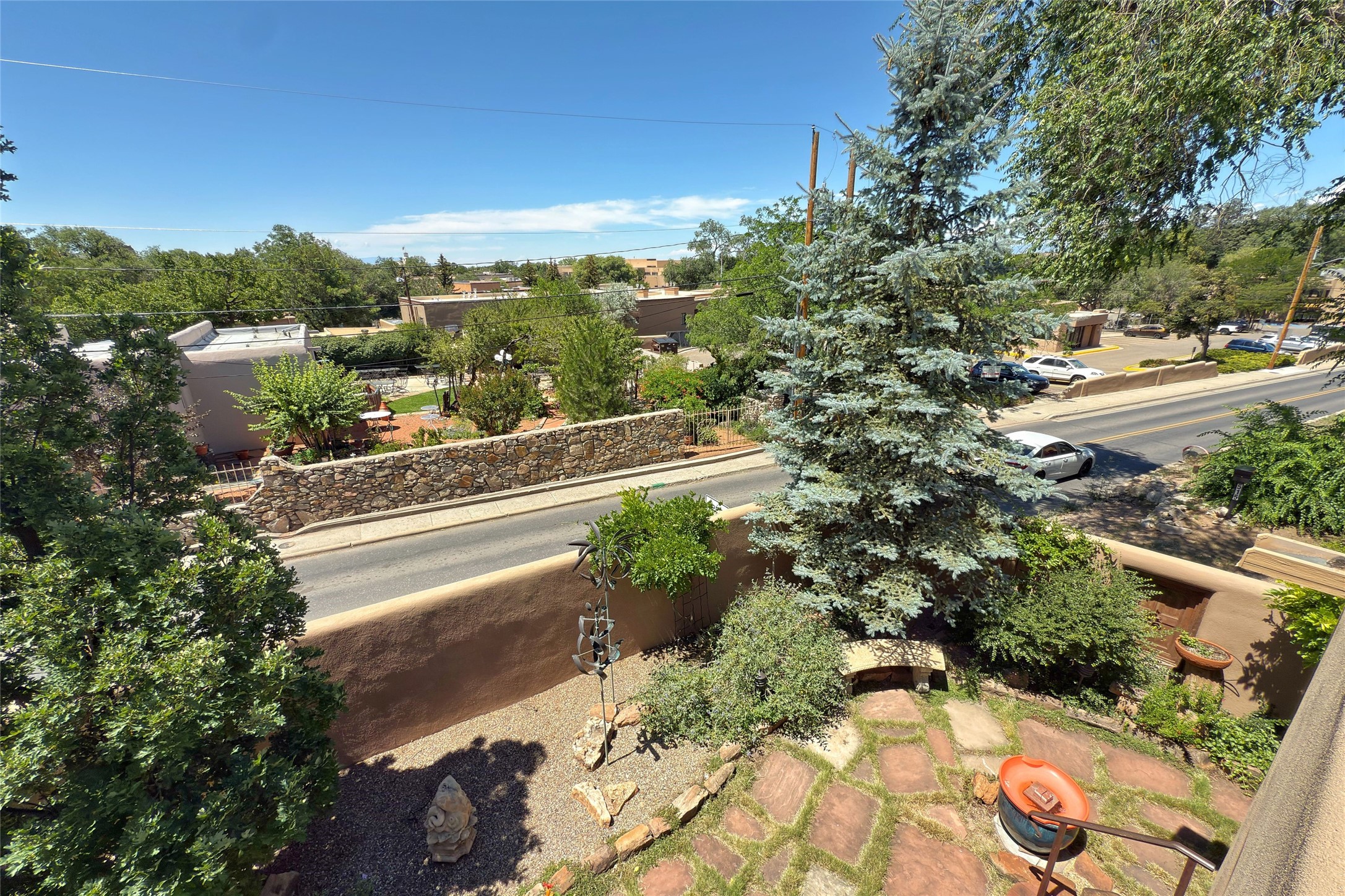 517 Paseo De Peralta