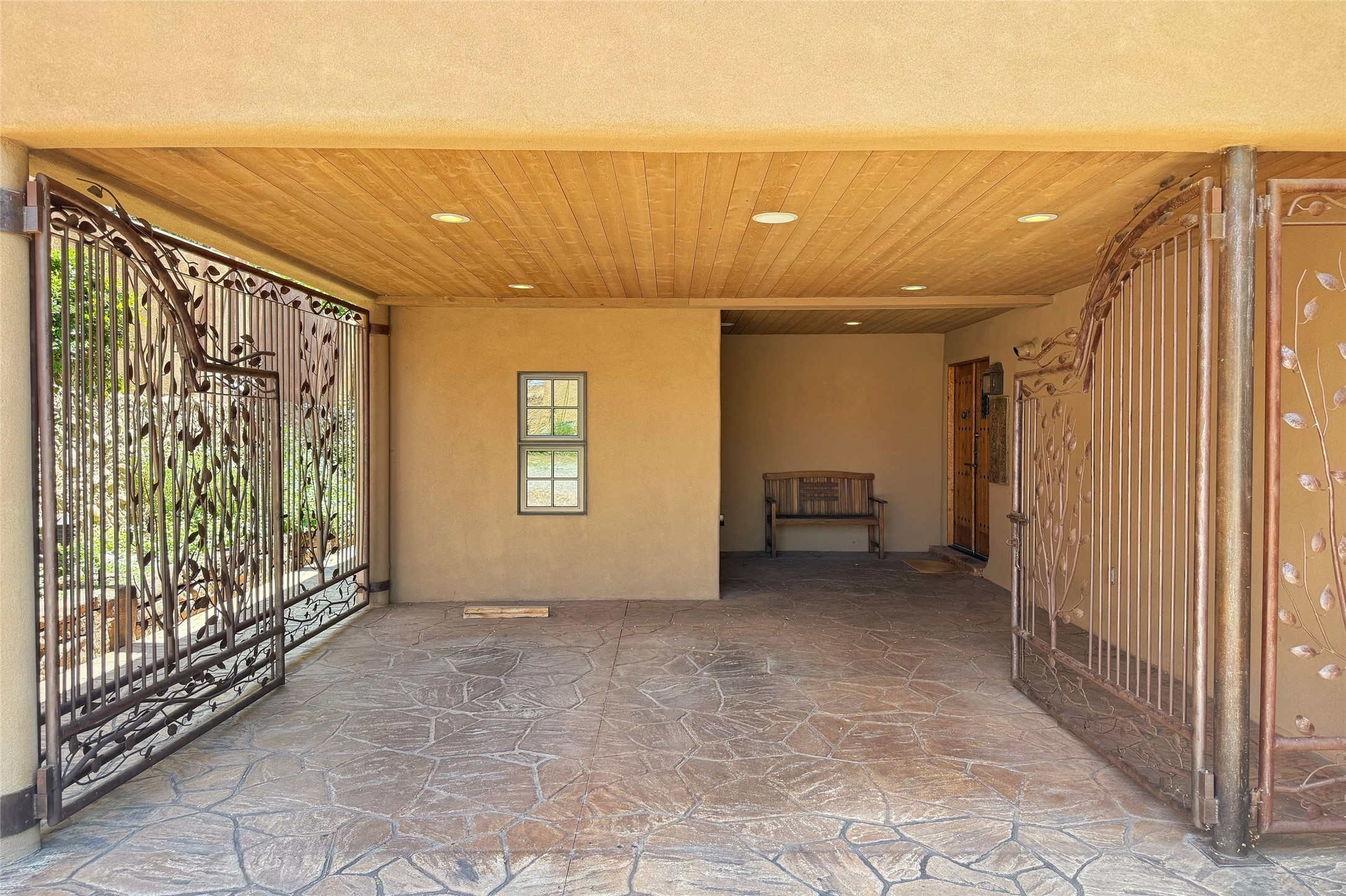 517 Paseo De Peralta