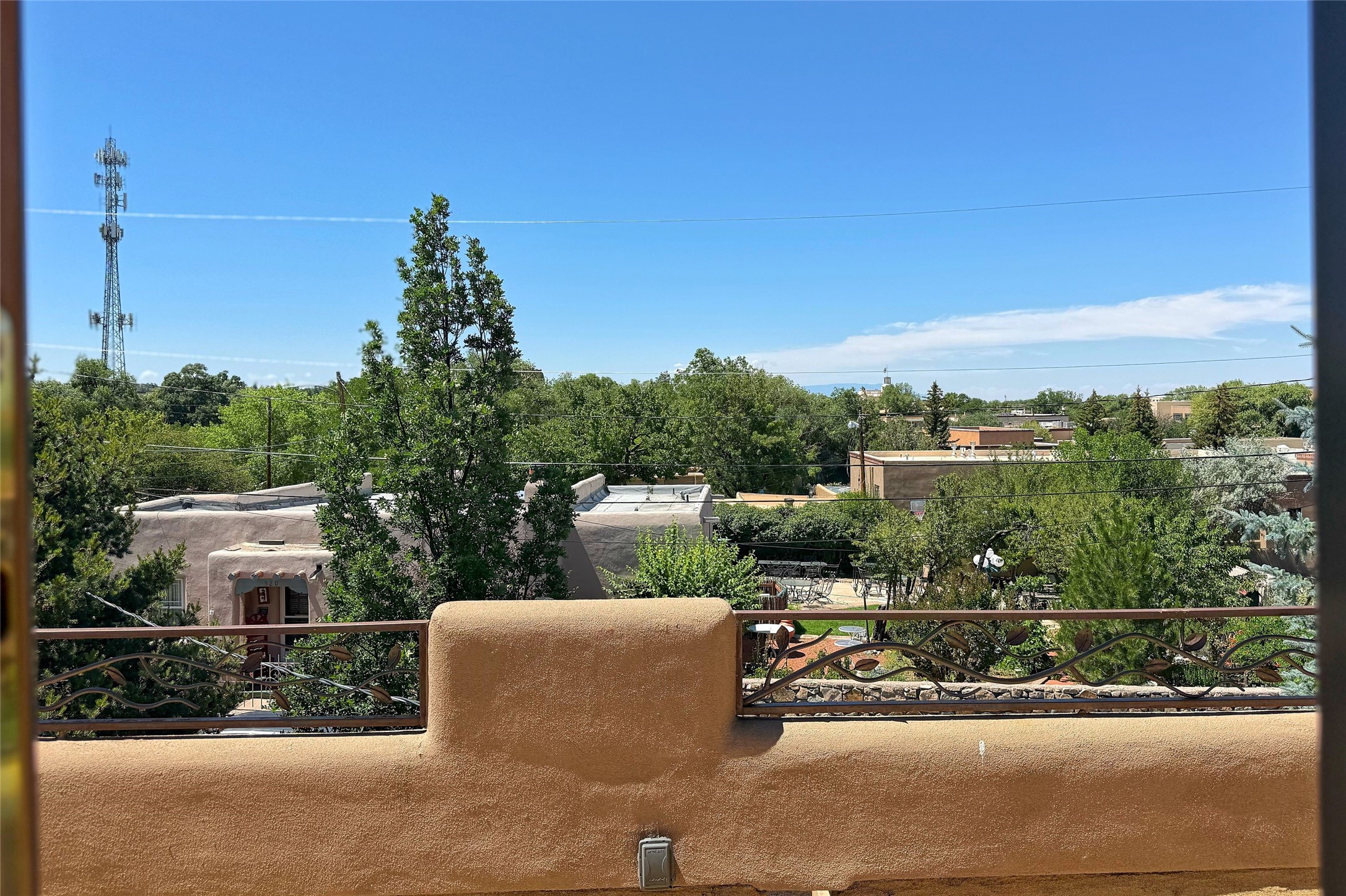 517 Paseo De Peralta