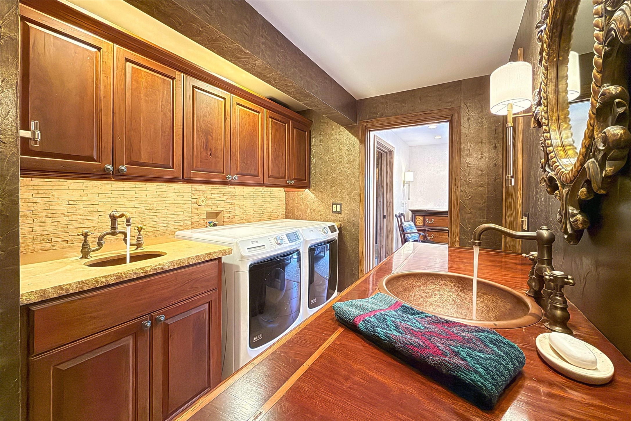 517 Paseo De Peralta