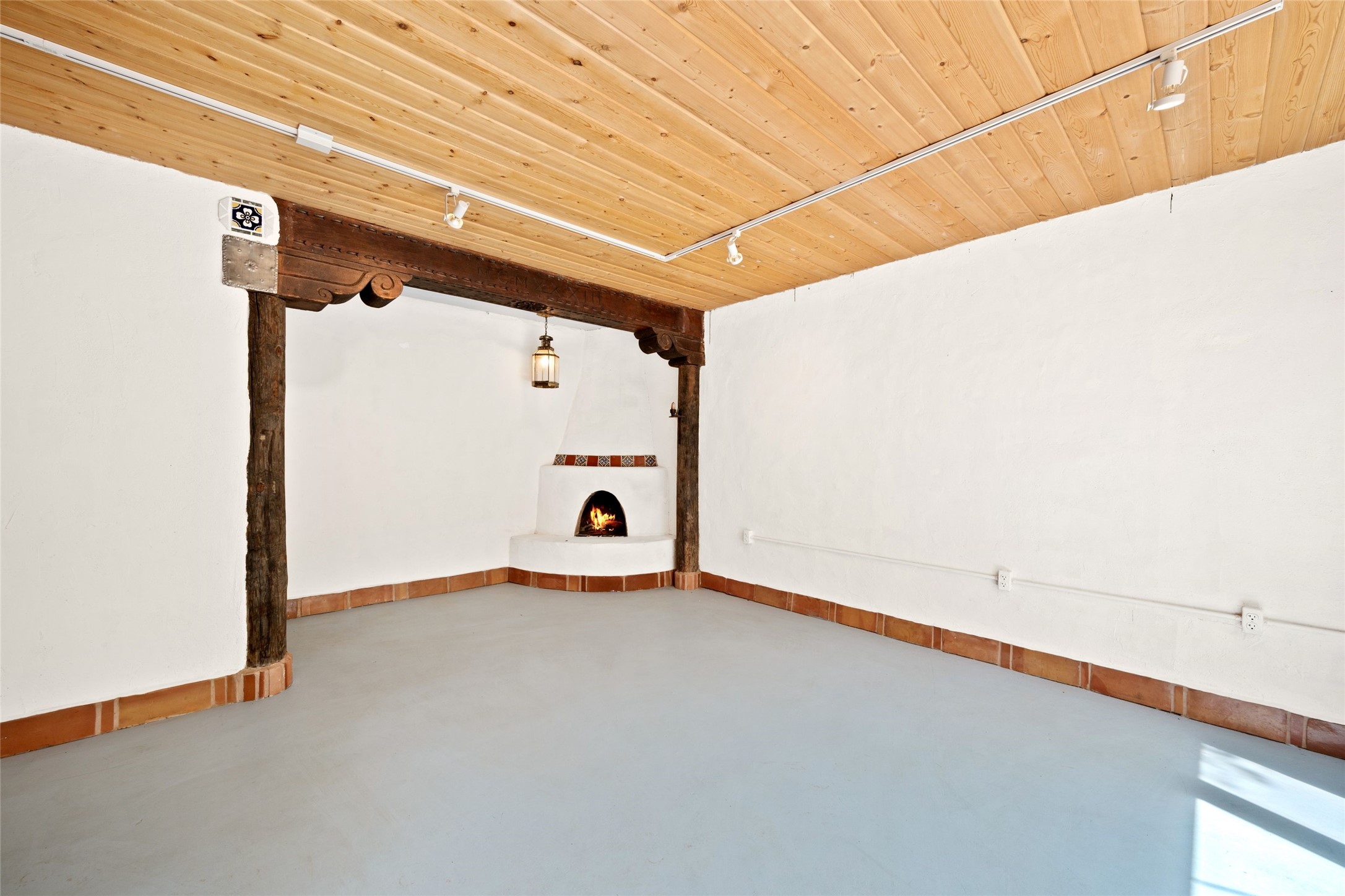 323 Cordova