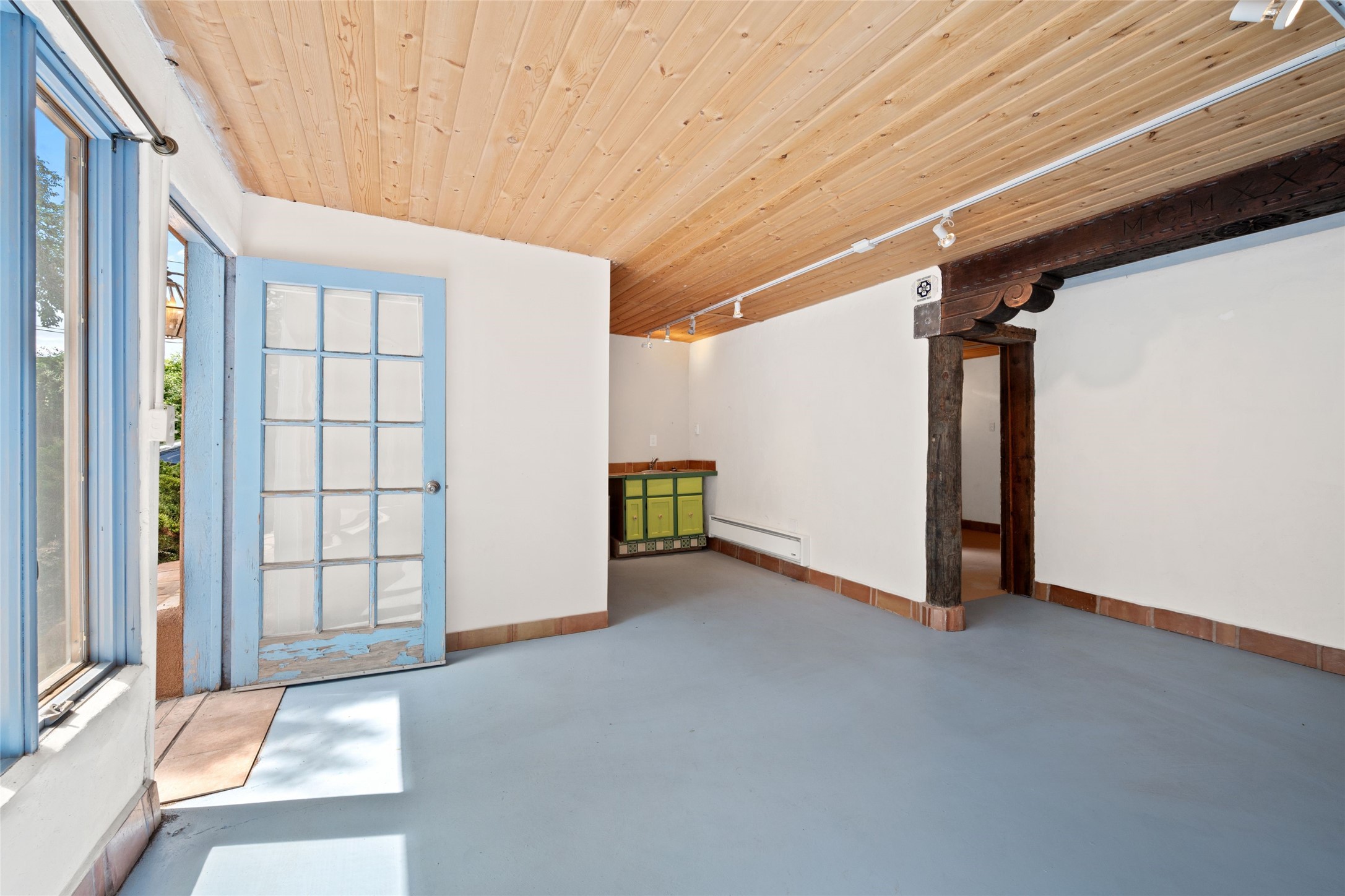 323 Cordova