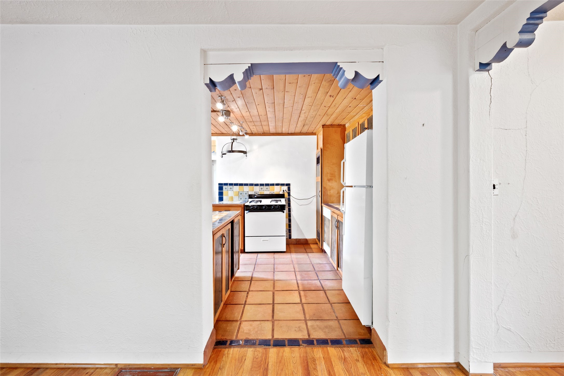 323 Cordova