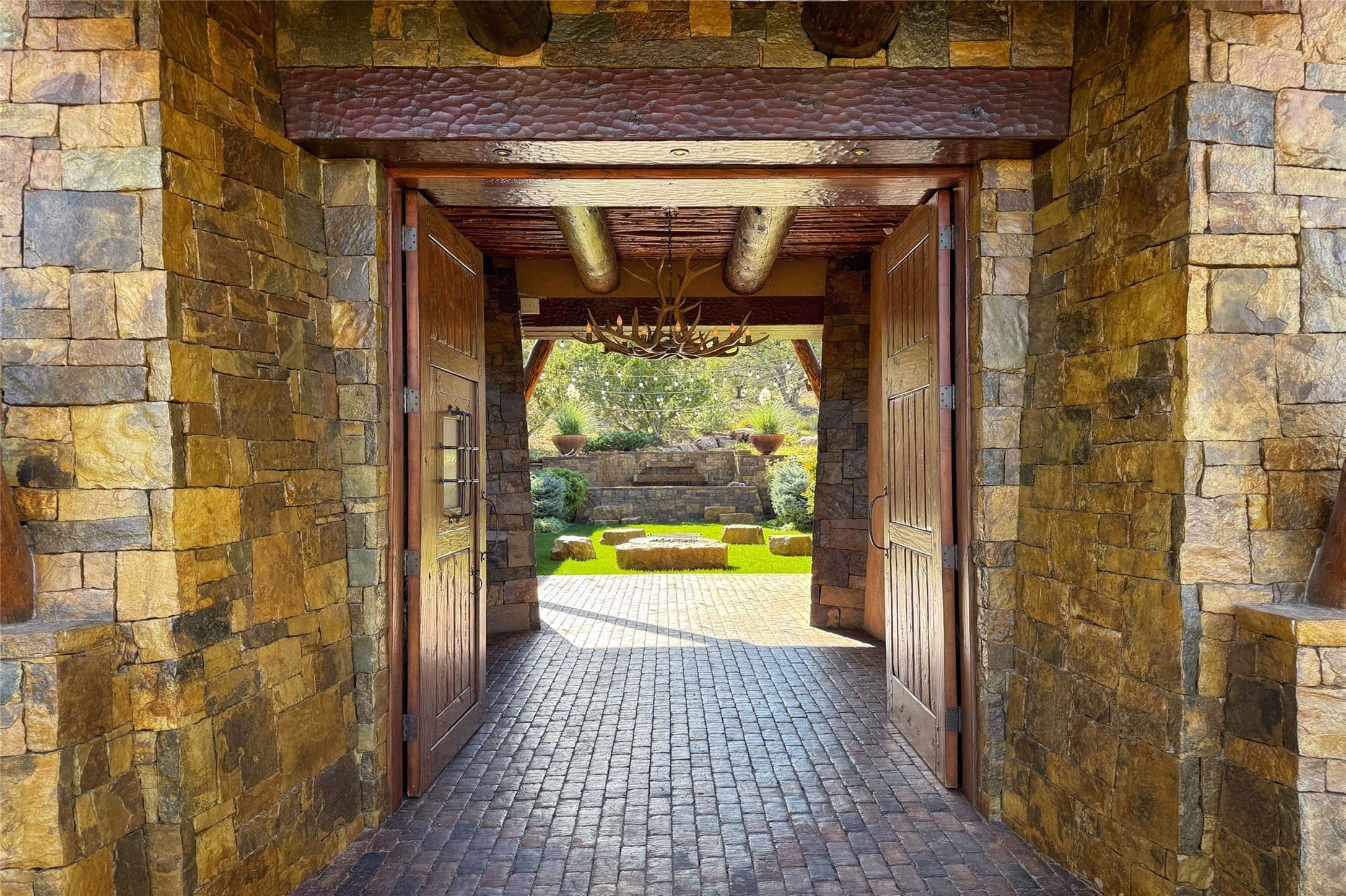 77 Headquarters Trail