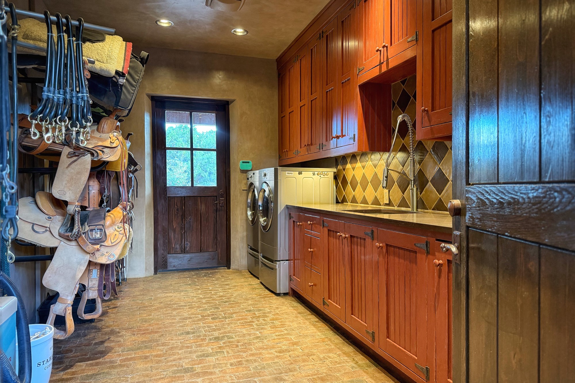 77 Headquarters Trail