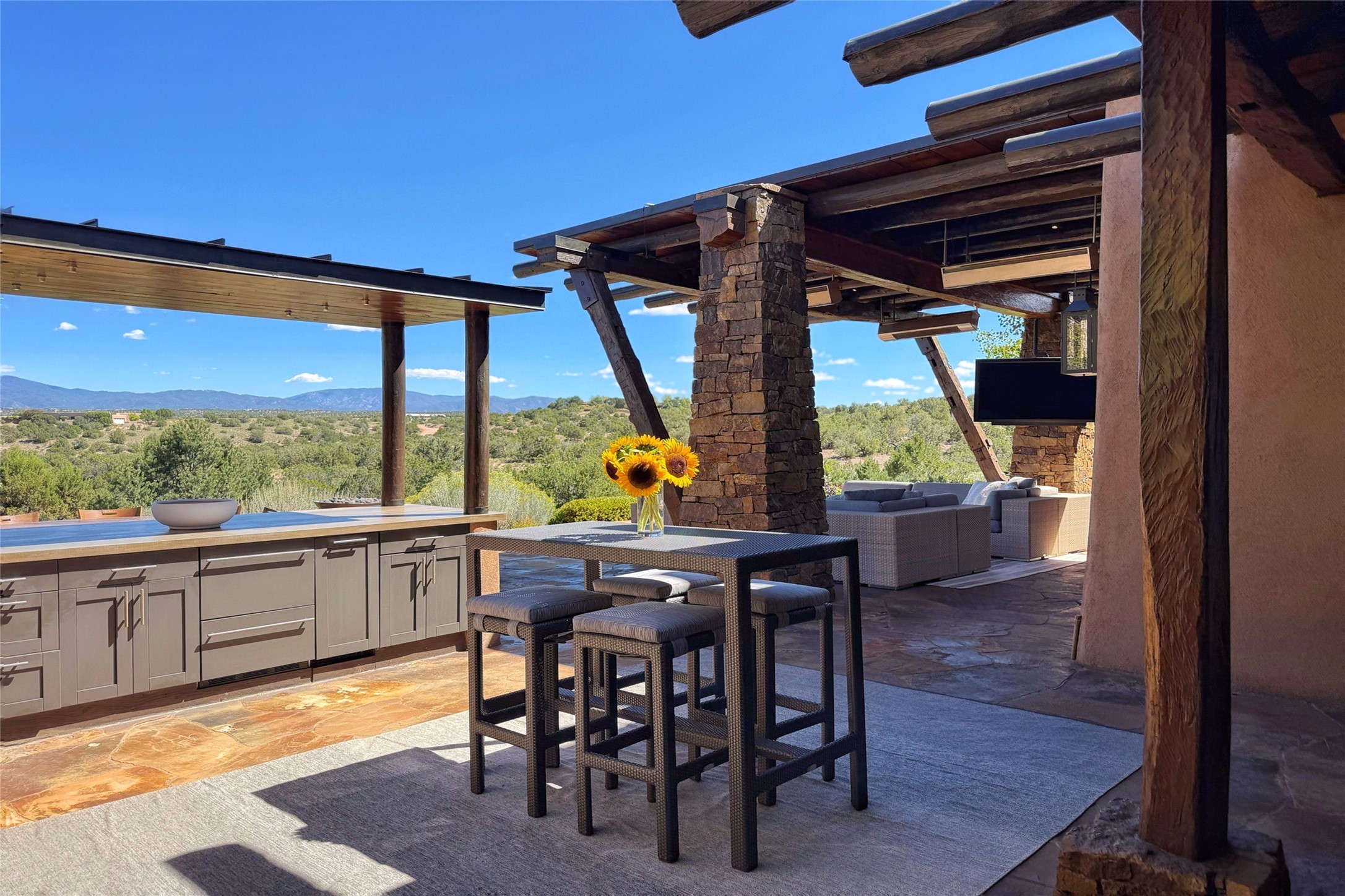 77 Headquarters Trail