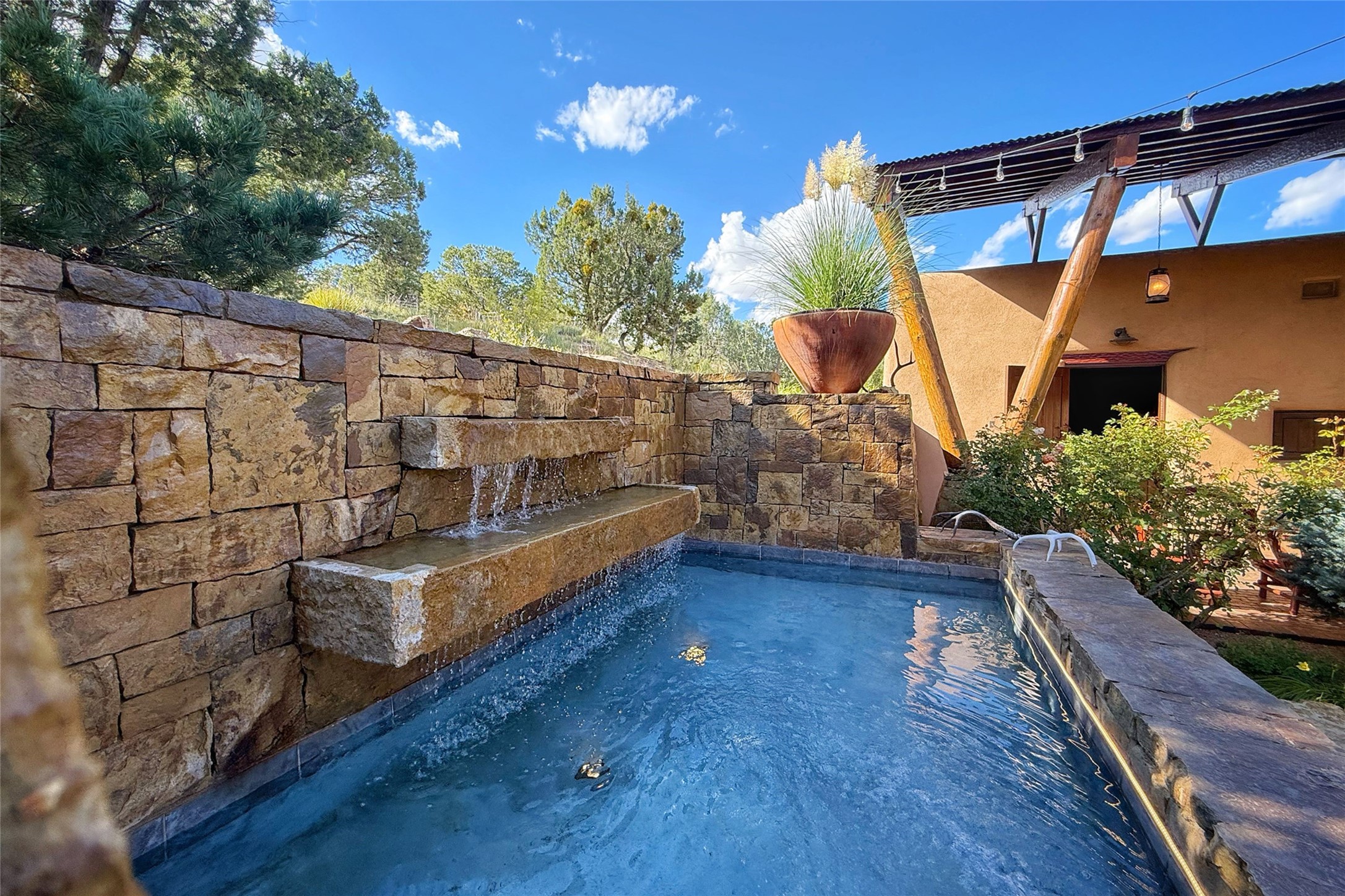 77 Headquarters Trail