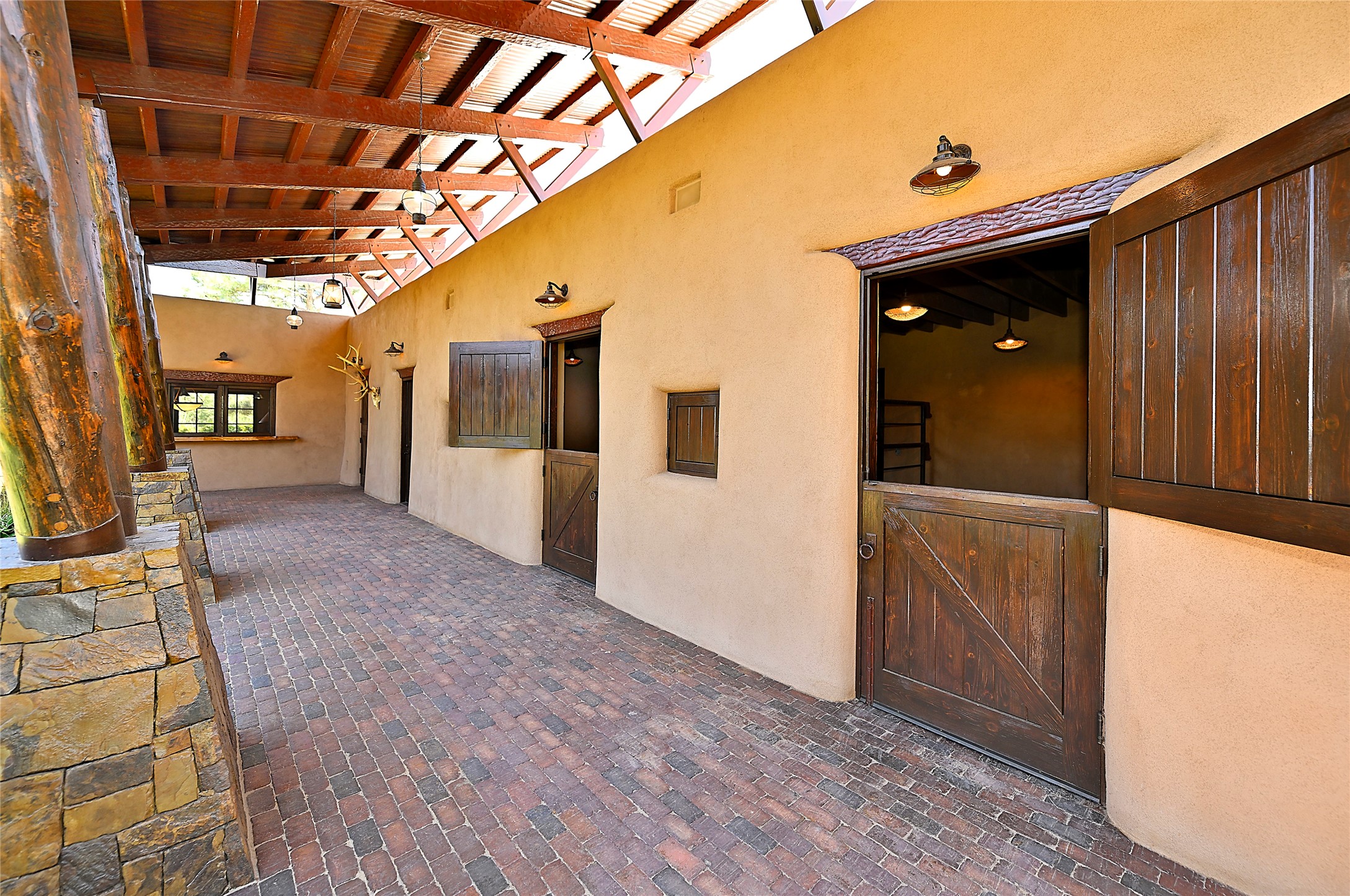 77 Headquarters Trail