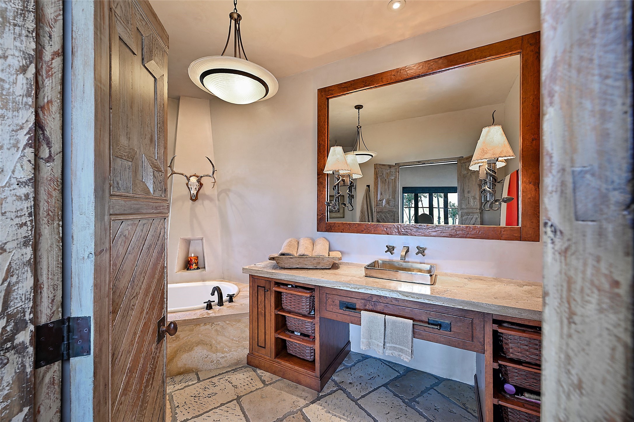 77 Headquarters Trail