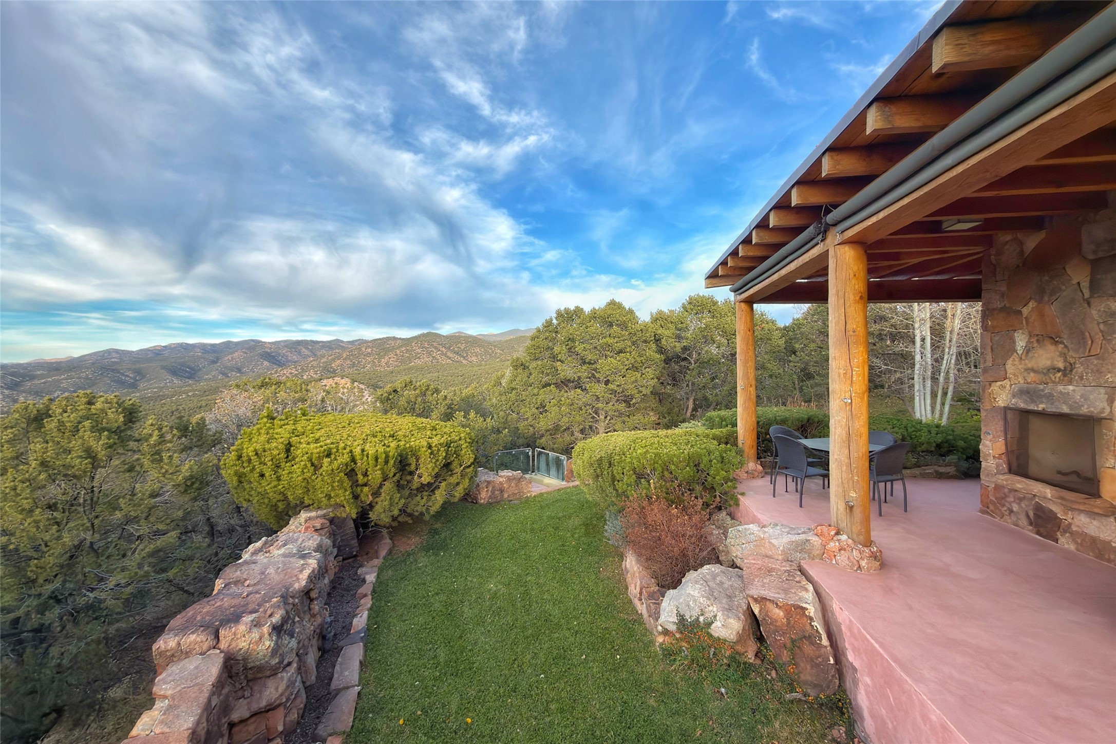 1424 & 1425 Old Sunset Trail