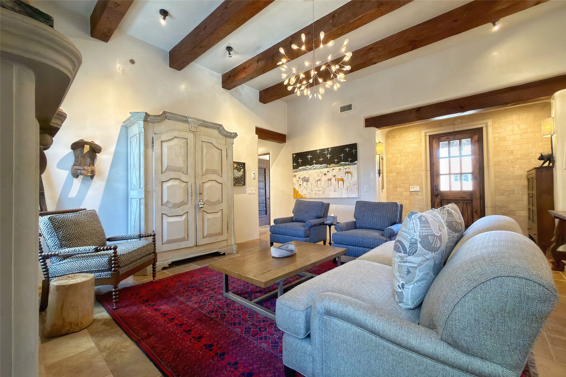 616 C E Alameda Street