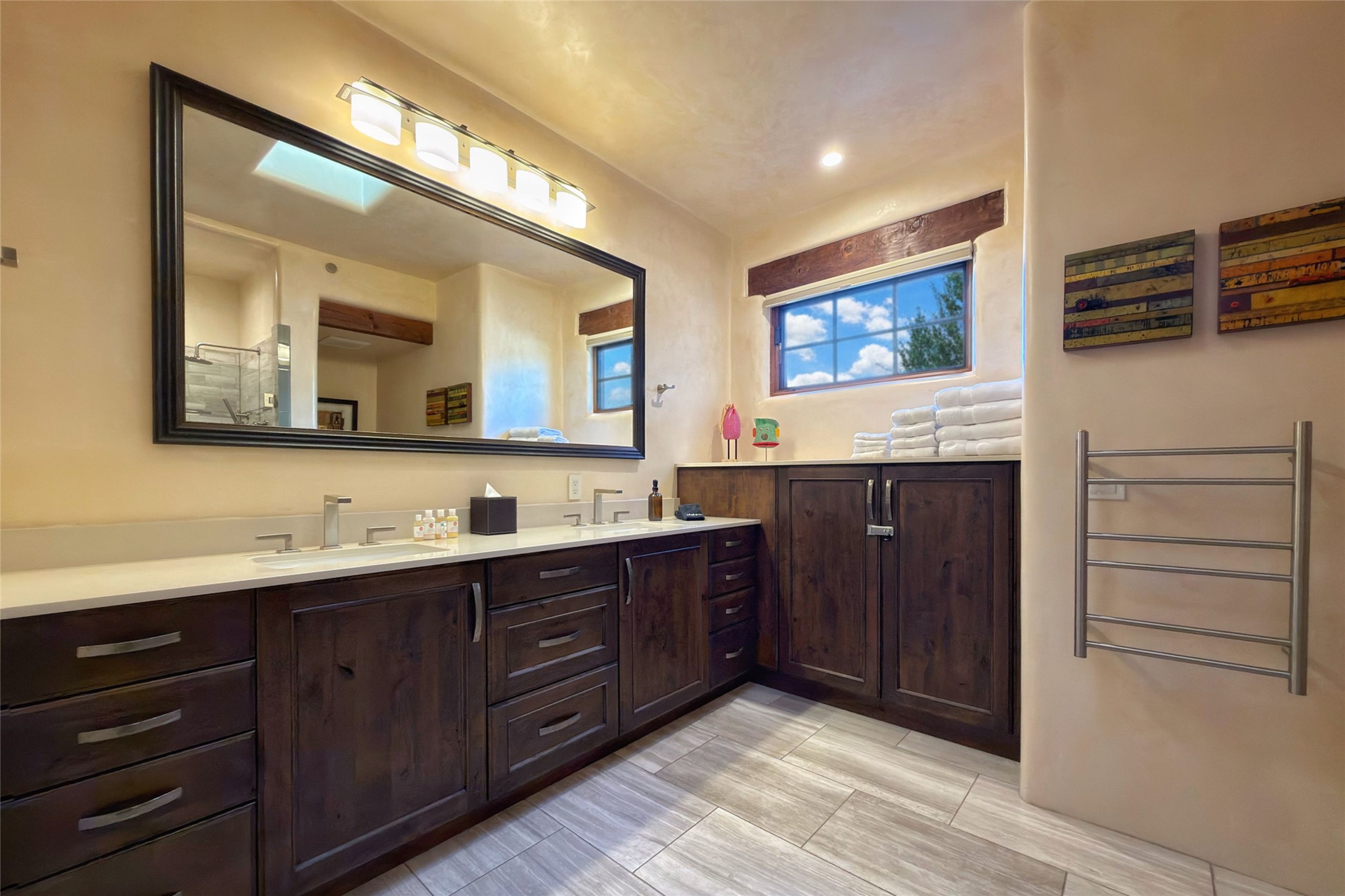 616 C E Alameda Street