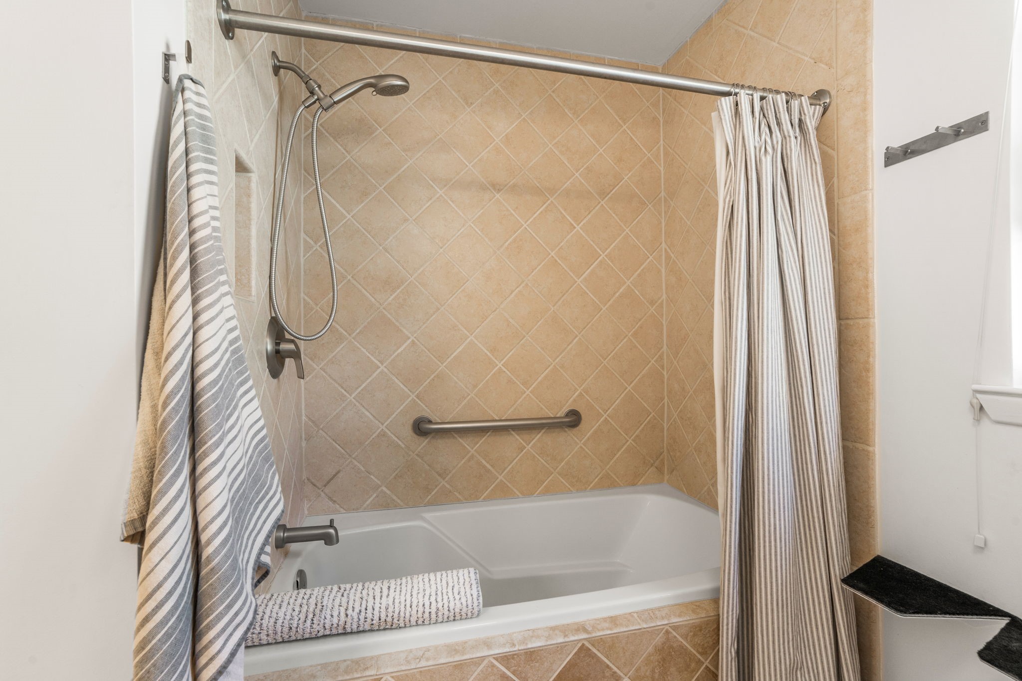 3466 Cerrillos Road L2