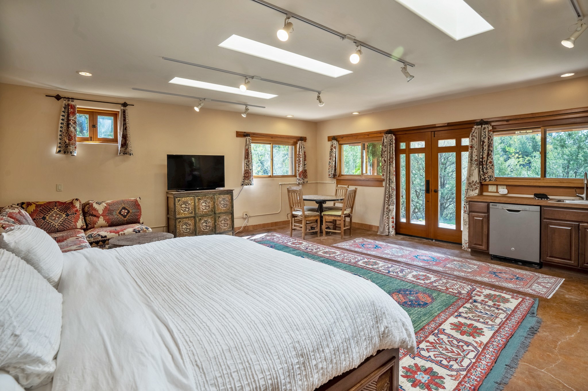 1564 Cerro Gordo Road