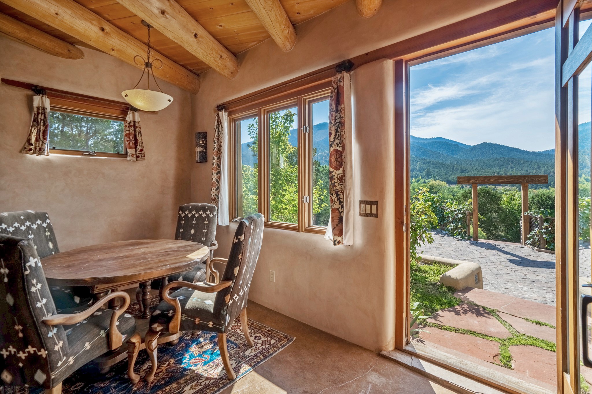 1564 Cerro Gordo Road