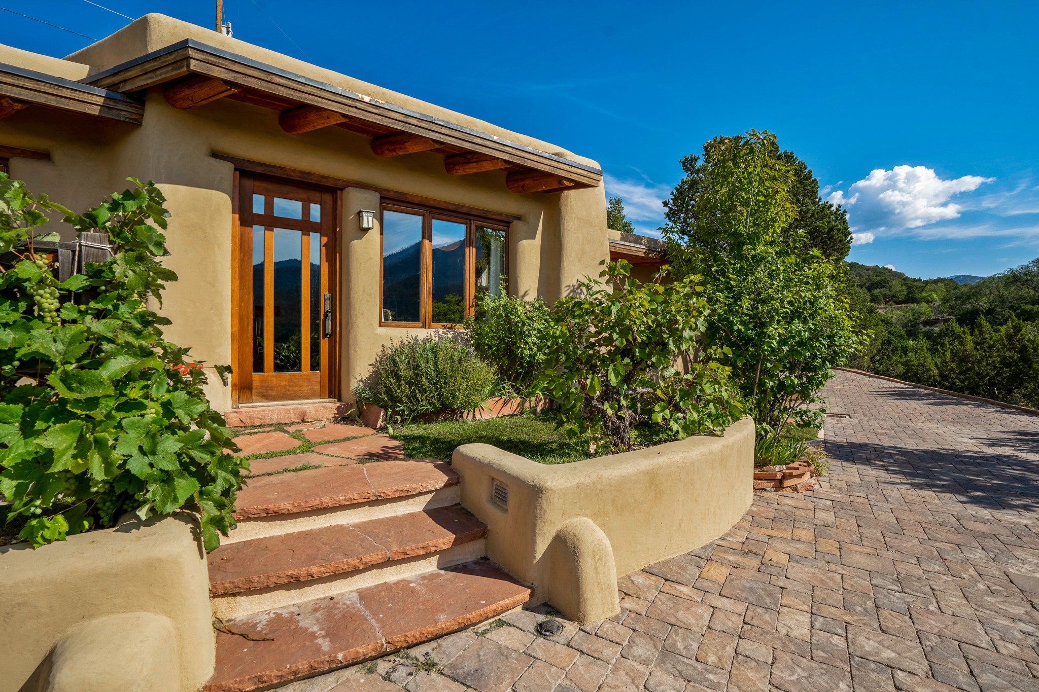 1564 Cerro Gordo Road