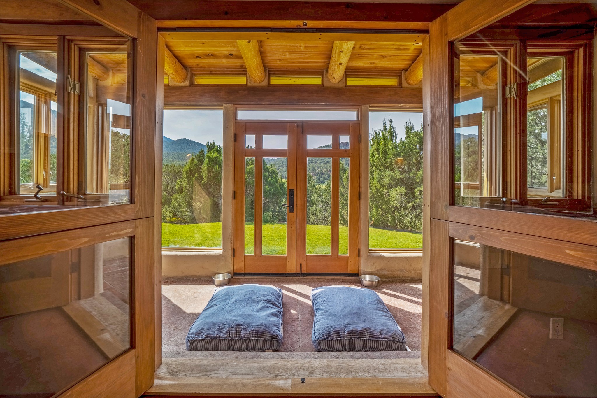 1564 Cerro Gordo Road