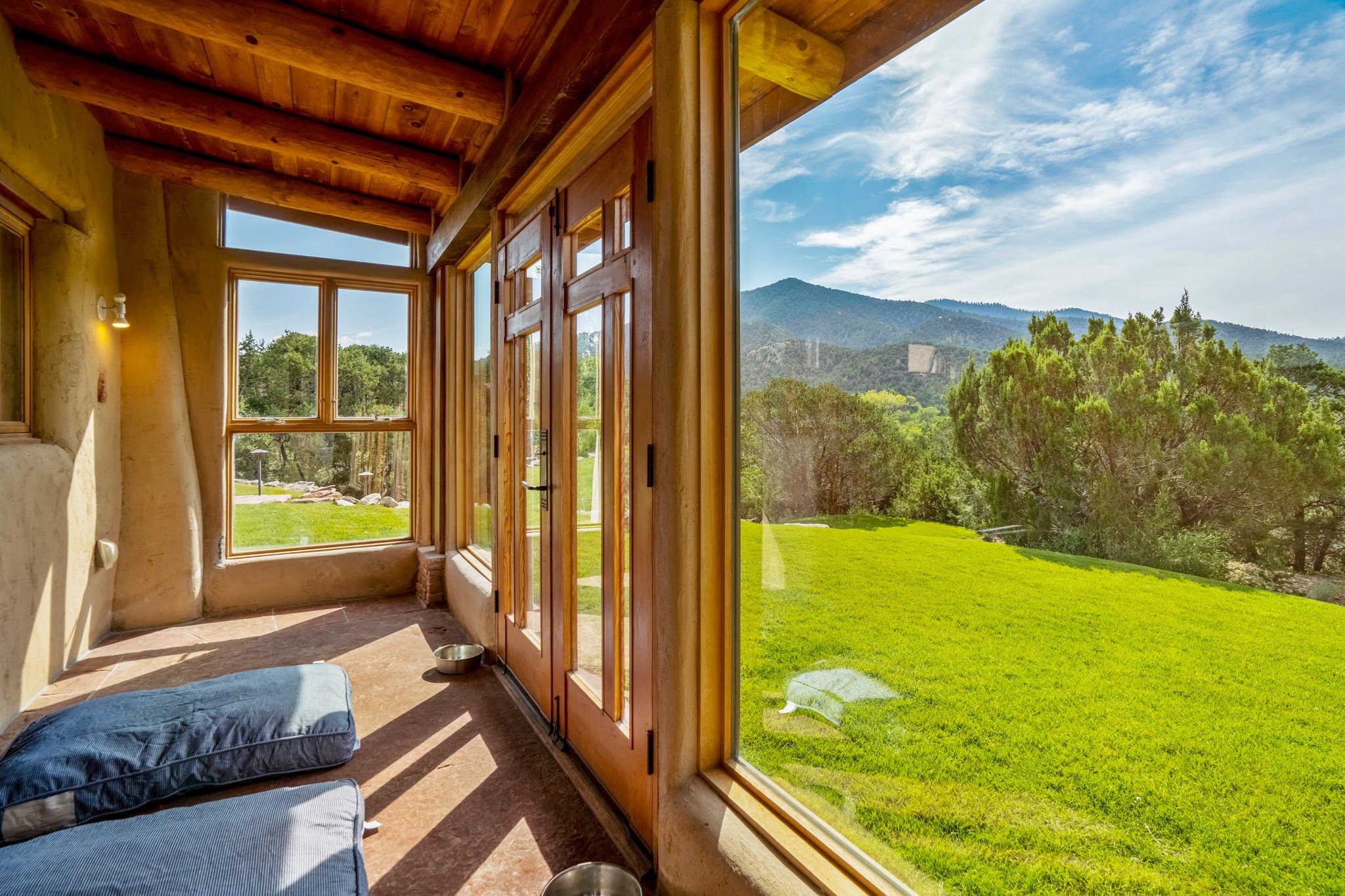 1564 Cerro Gordo Road