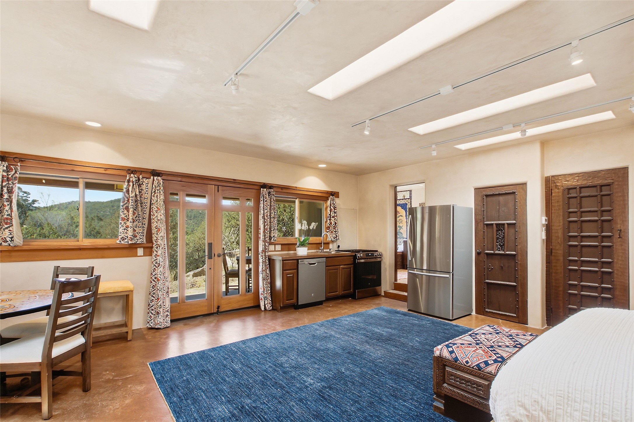 1564 Cerro Gordo Road