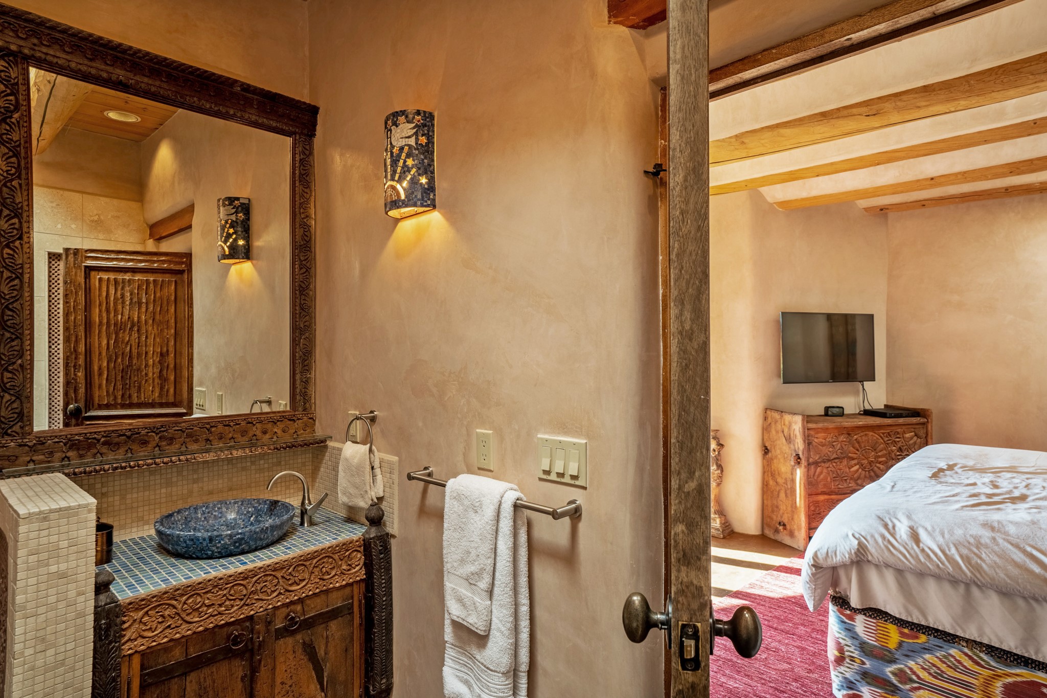 1564 Cerro Gordo Road