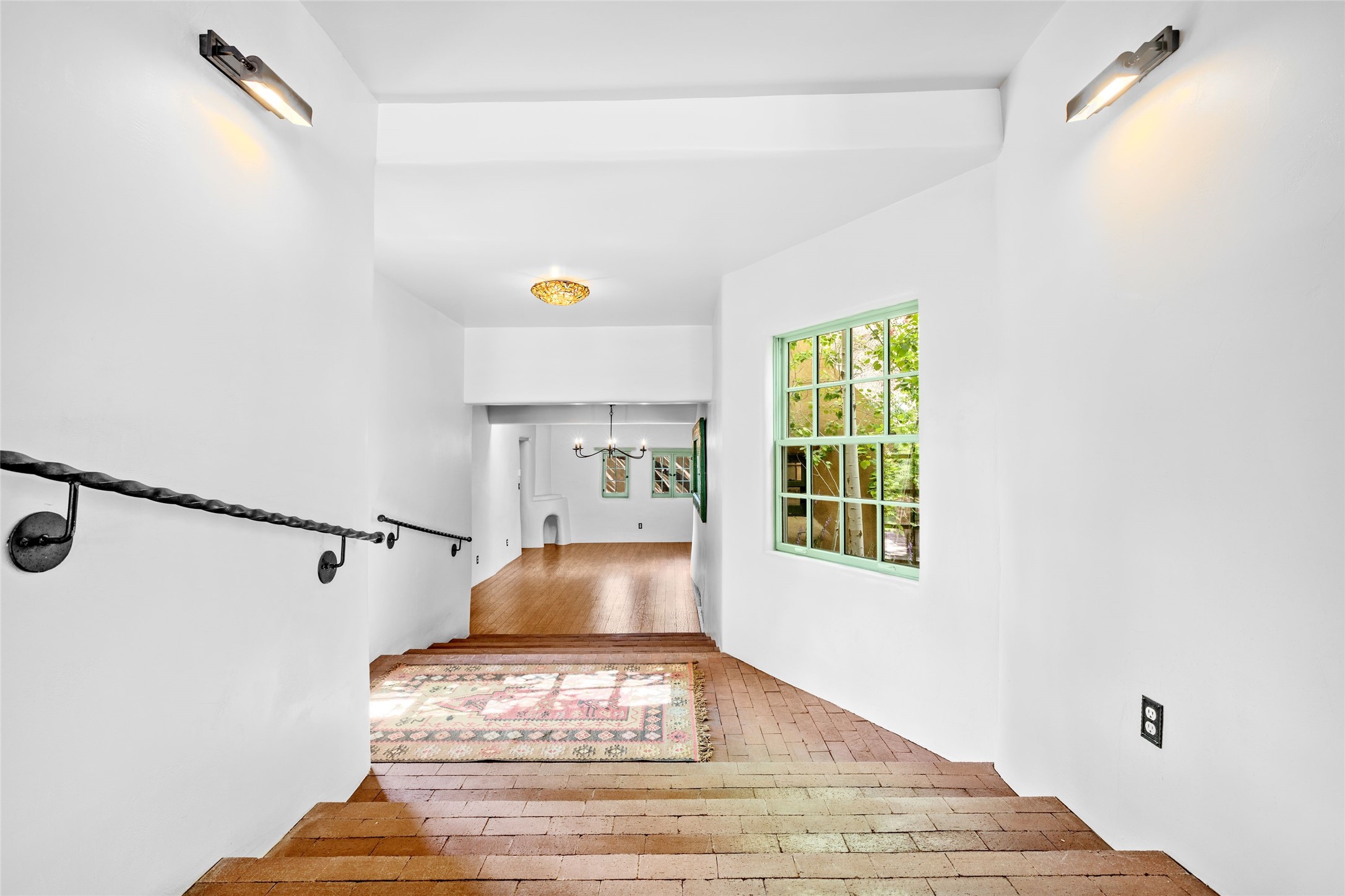 503 Camino Del Monte Sol