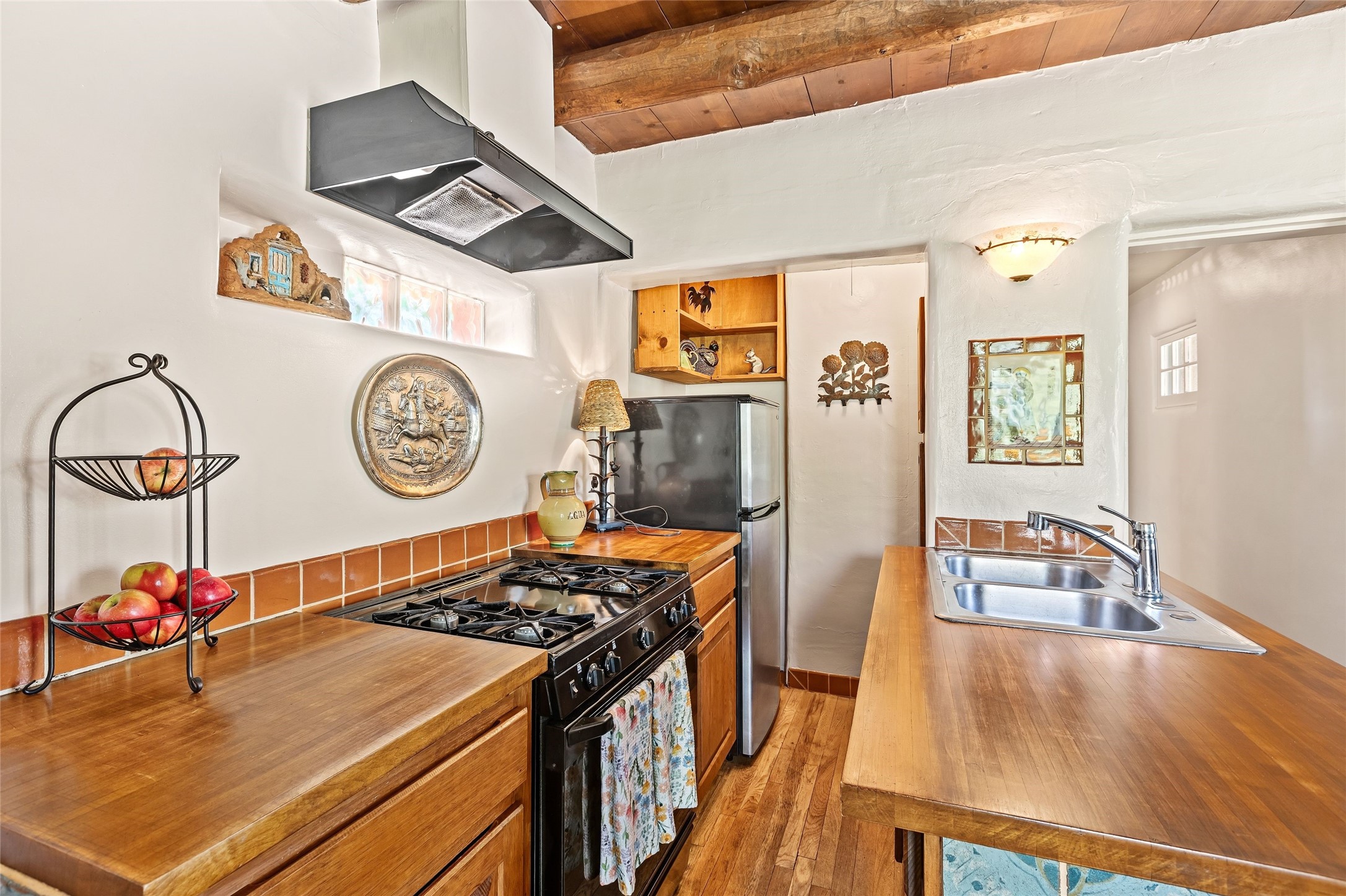 503 Camino Del Monte Sol