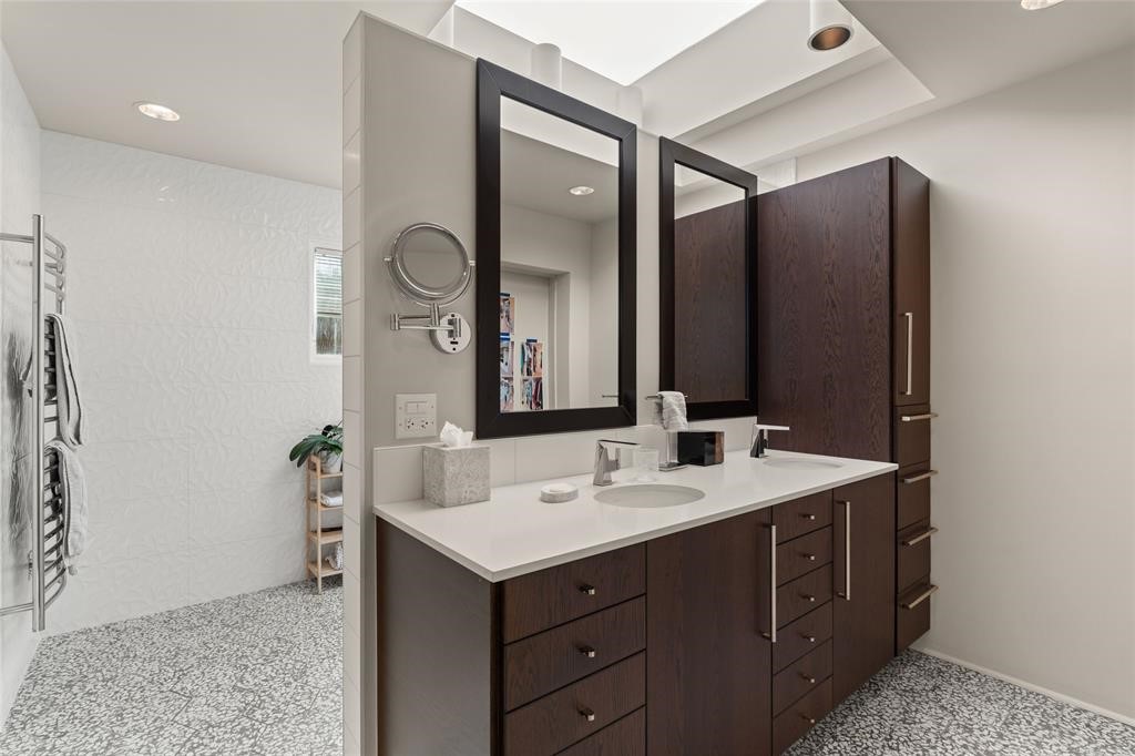 915 Old Santa Fe Trail