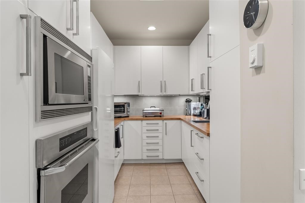 915 Old Santa Fe Trail