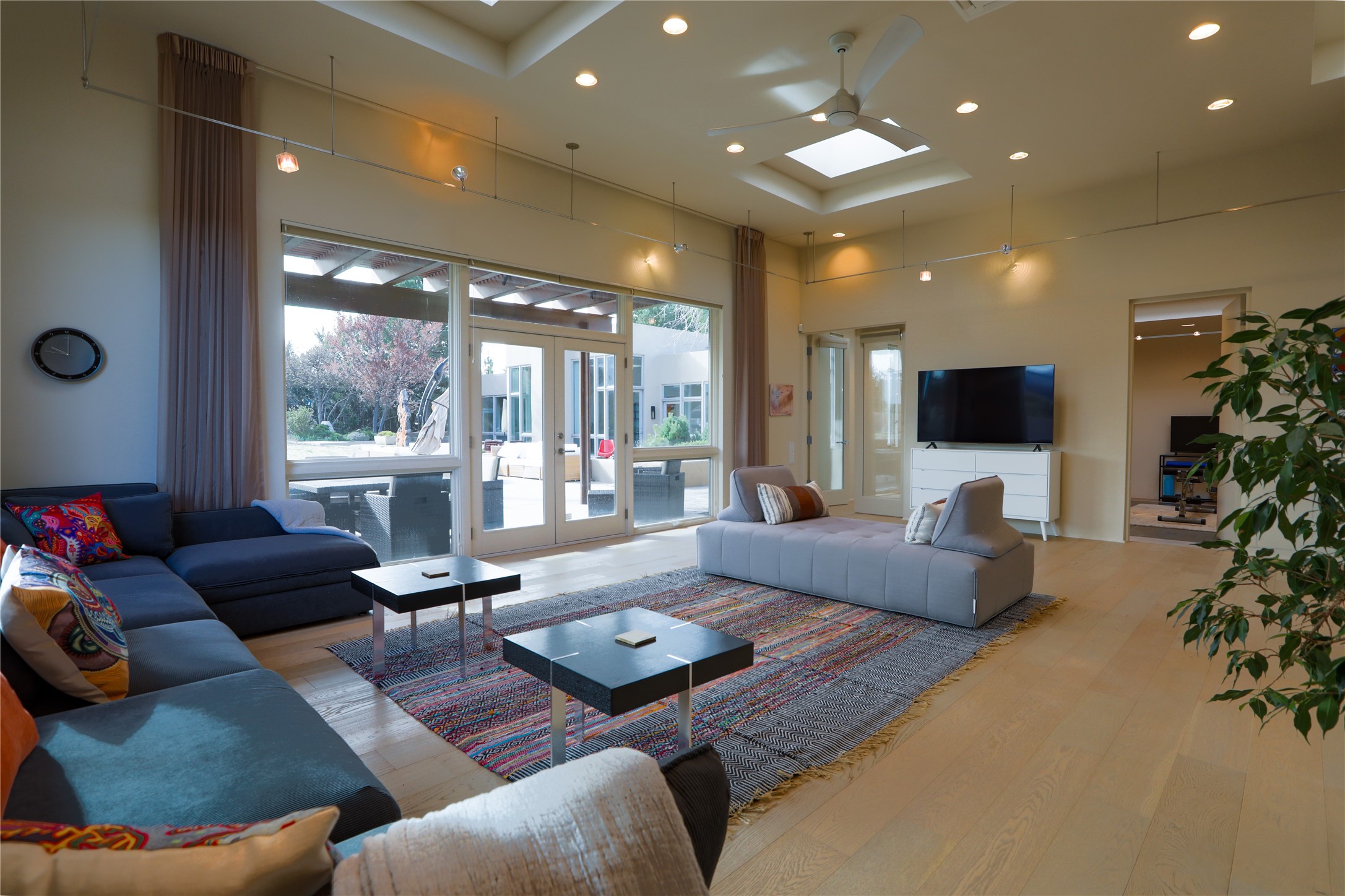 915 Old Santa Fe Trail