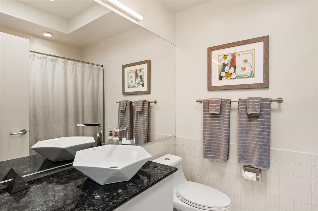 915 Old Santa Fe Trail