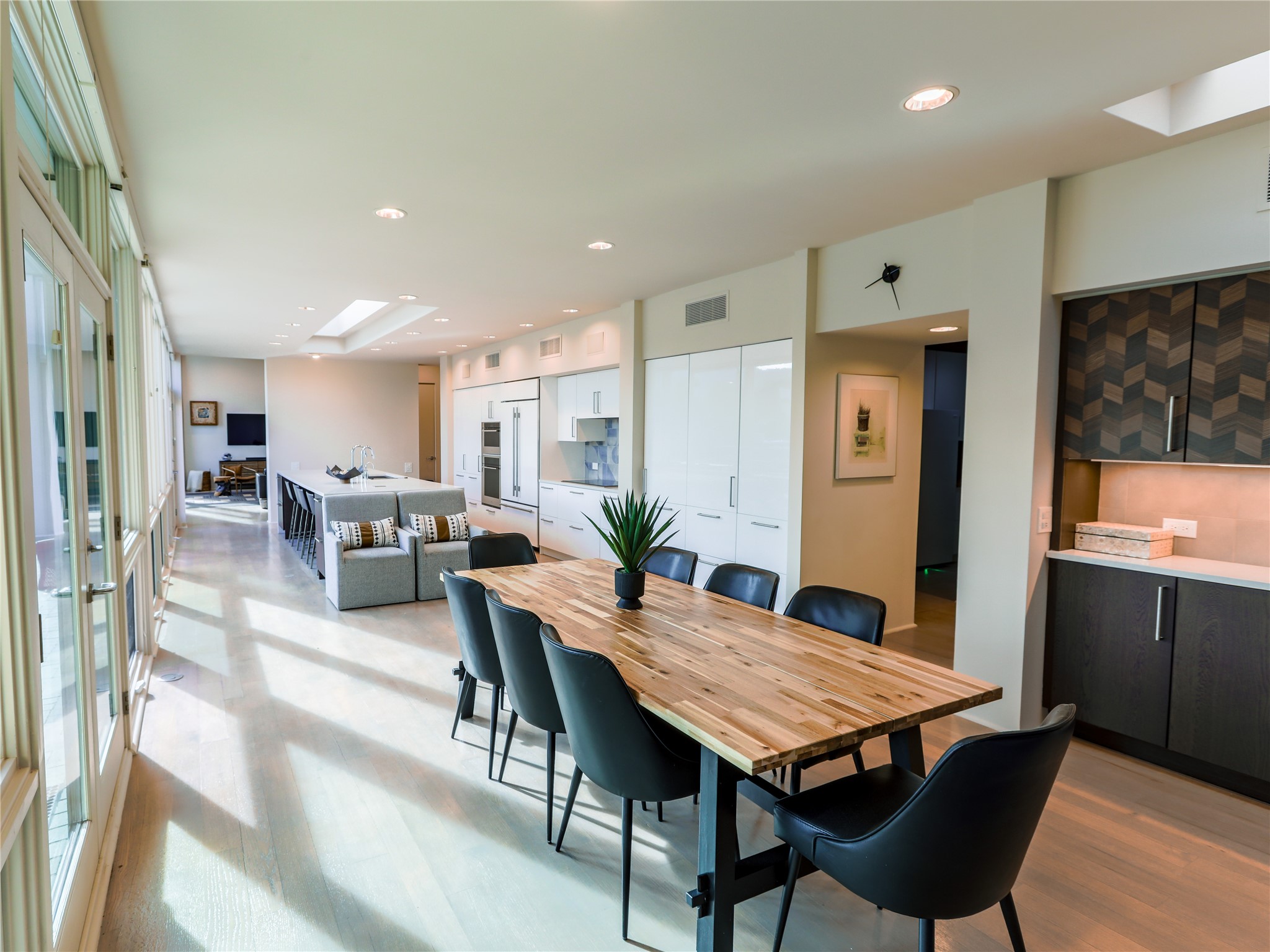 915 Old Santa Fe Trail