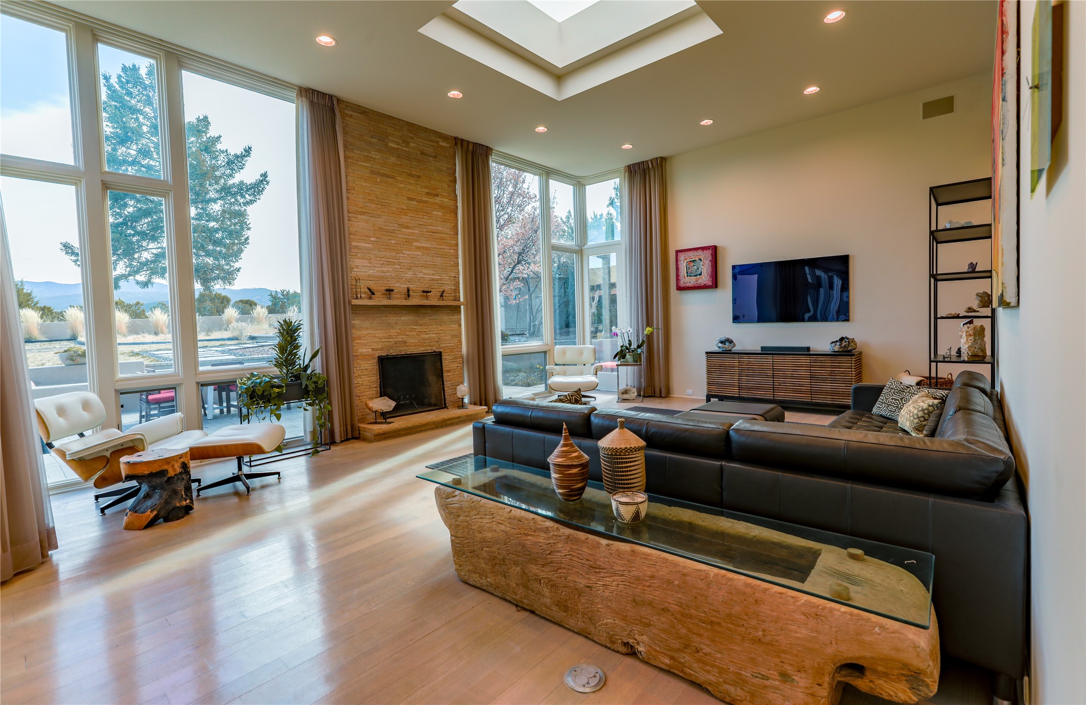 915 Old Santa Fe Trail