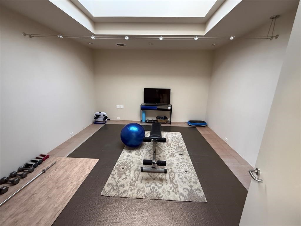 915 Old Santa Fe Trail