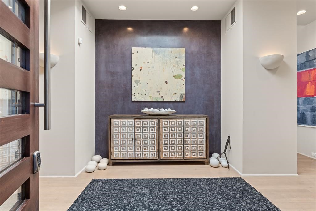 915 Old Santa Fe Trail