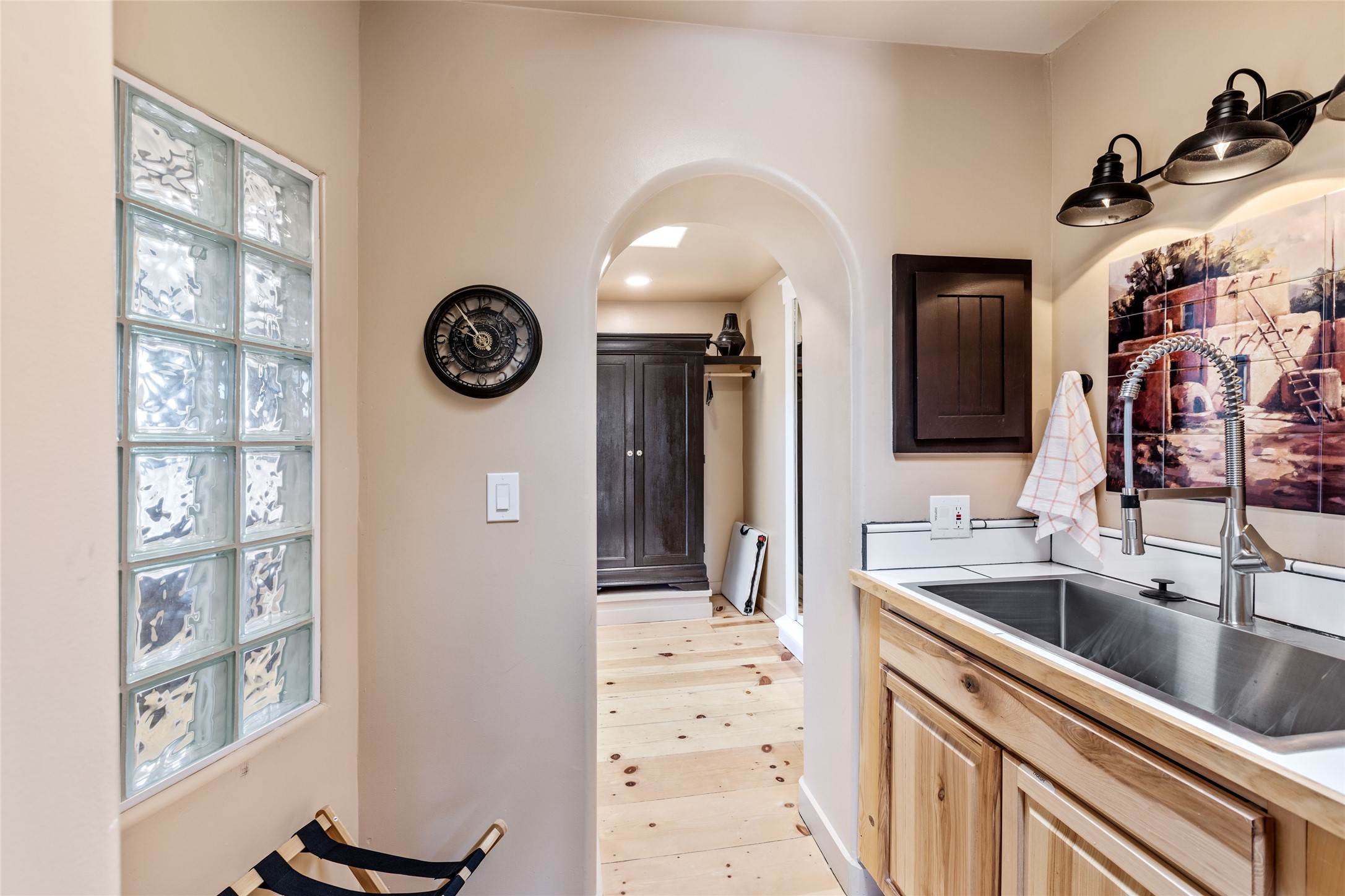 1327 Old Pecos Trail