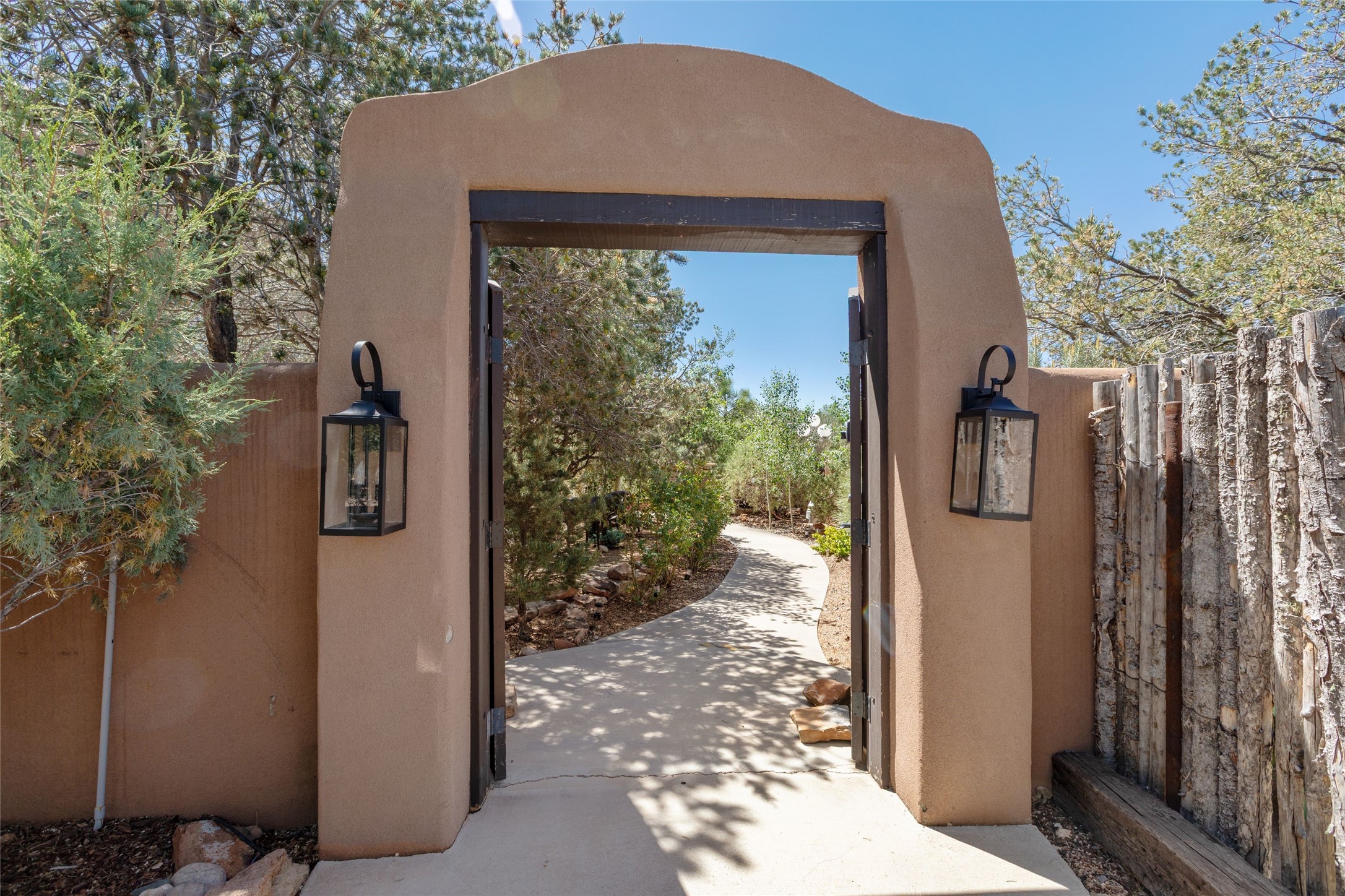 1327 Old Pecos Trail