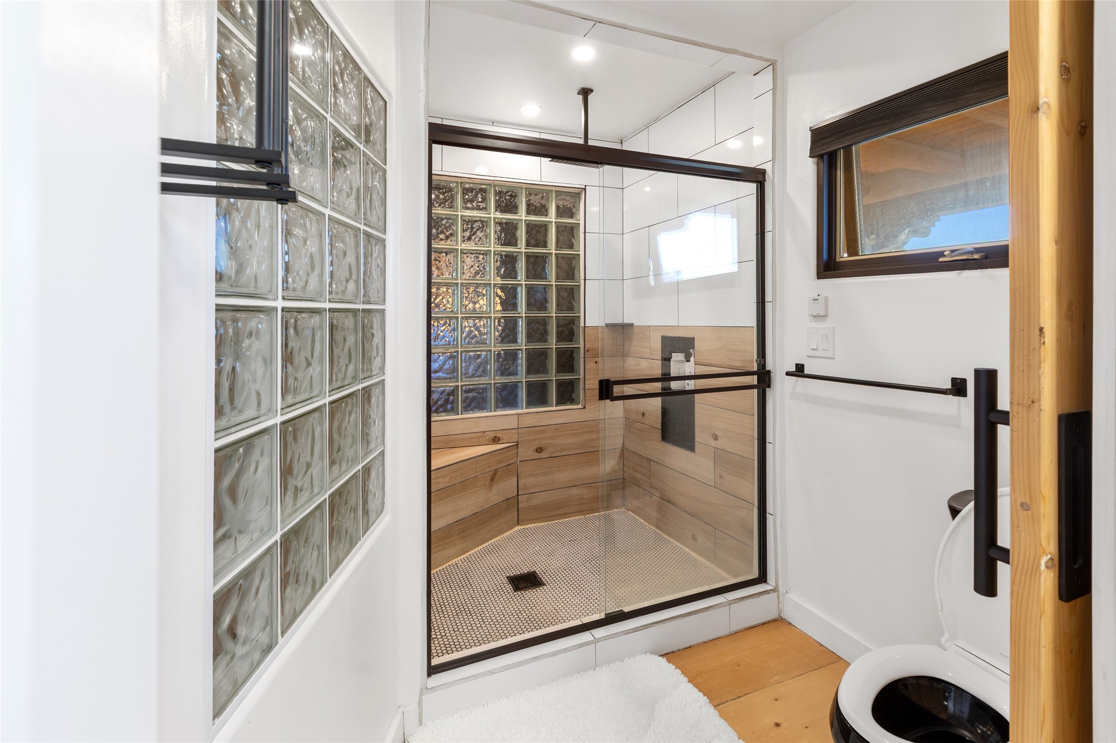 1327 Old Pecos Trail
