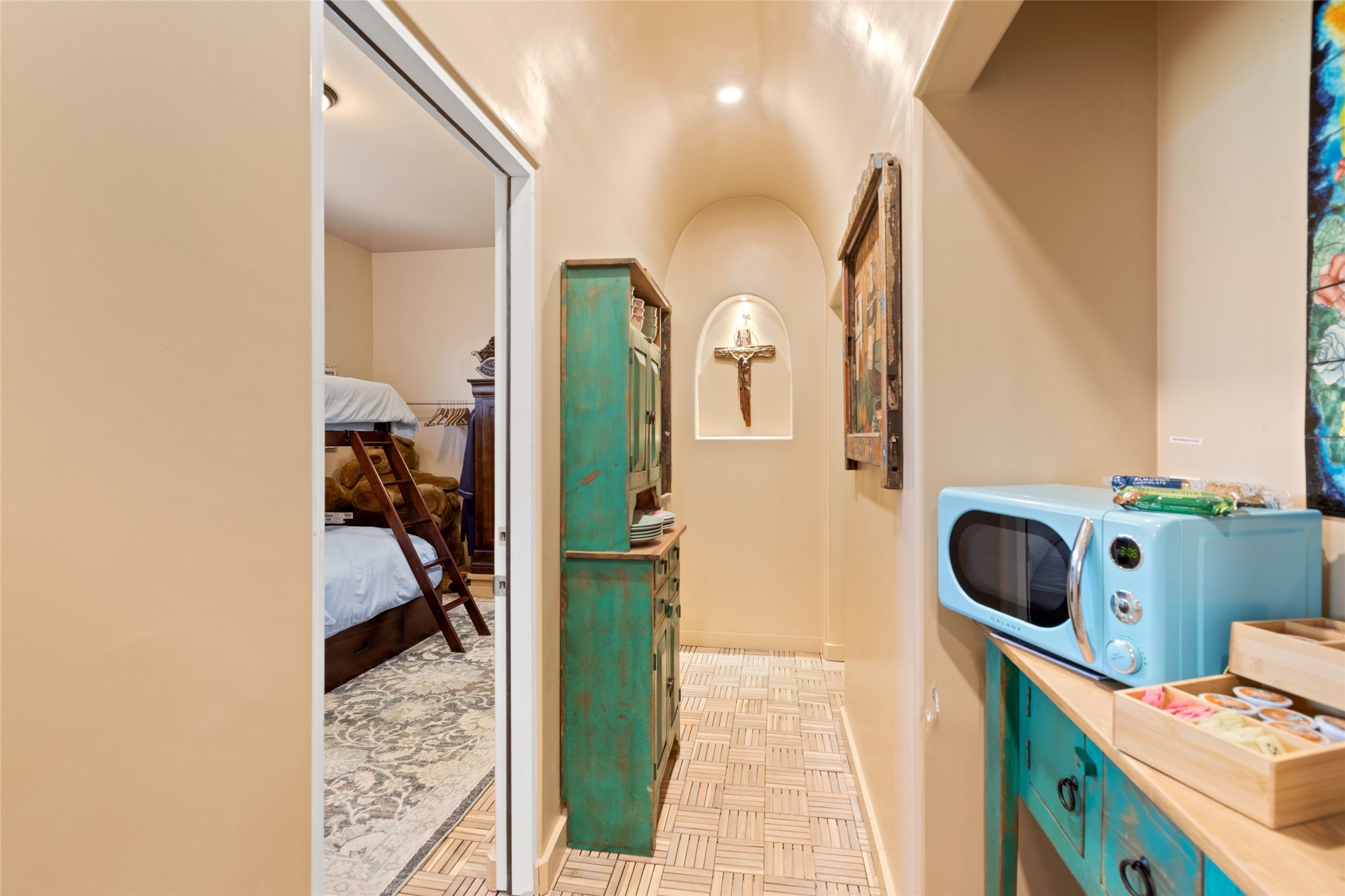 1327 Old Pecos Trail