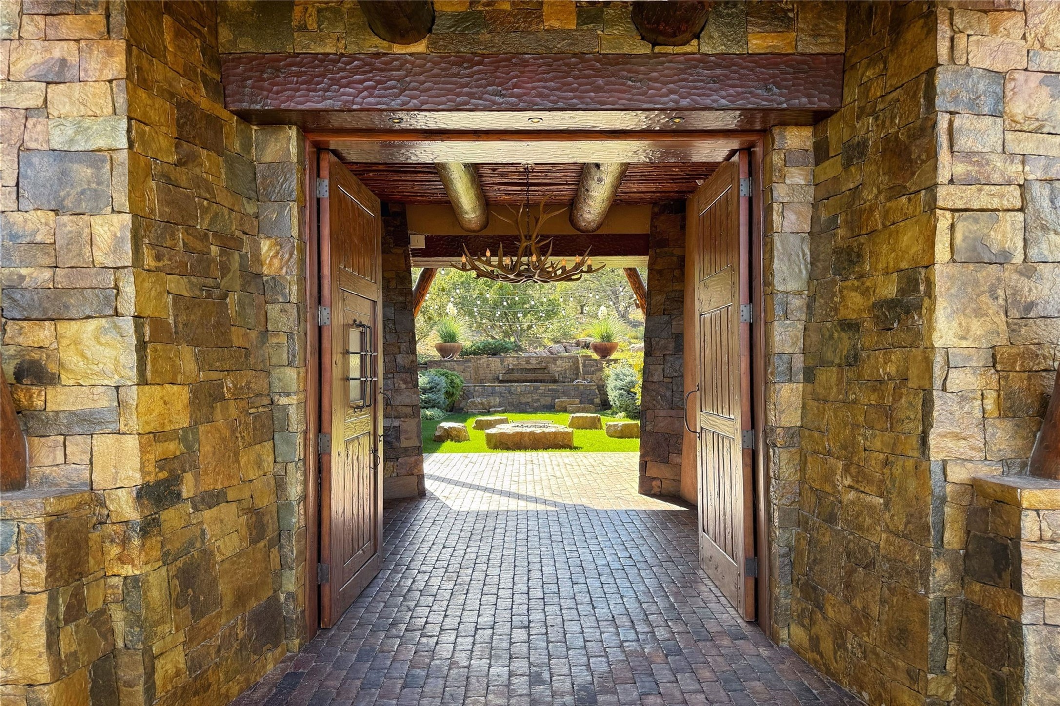 77 Headquarters Trail
