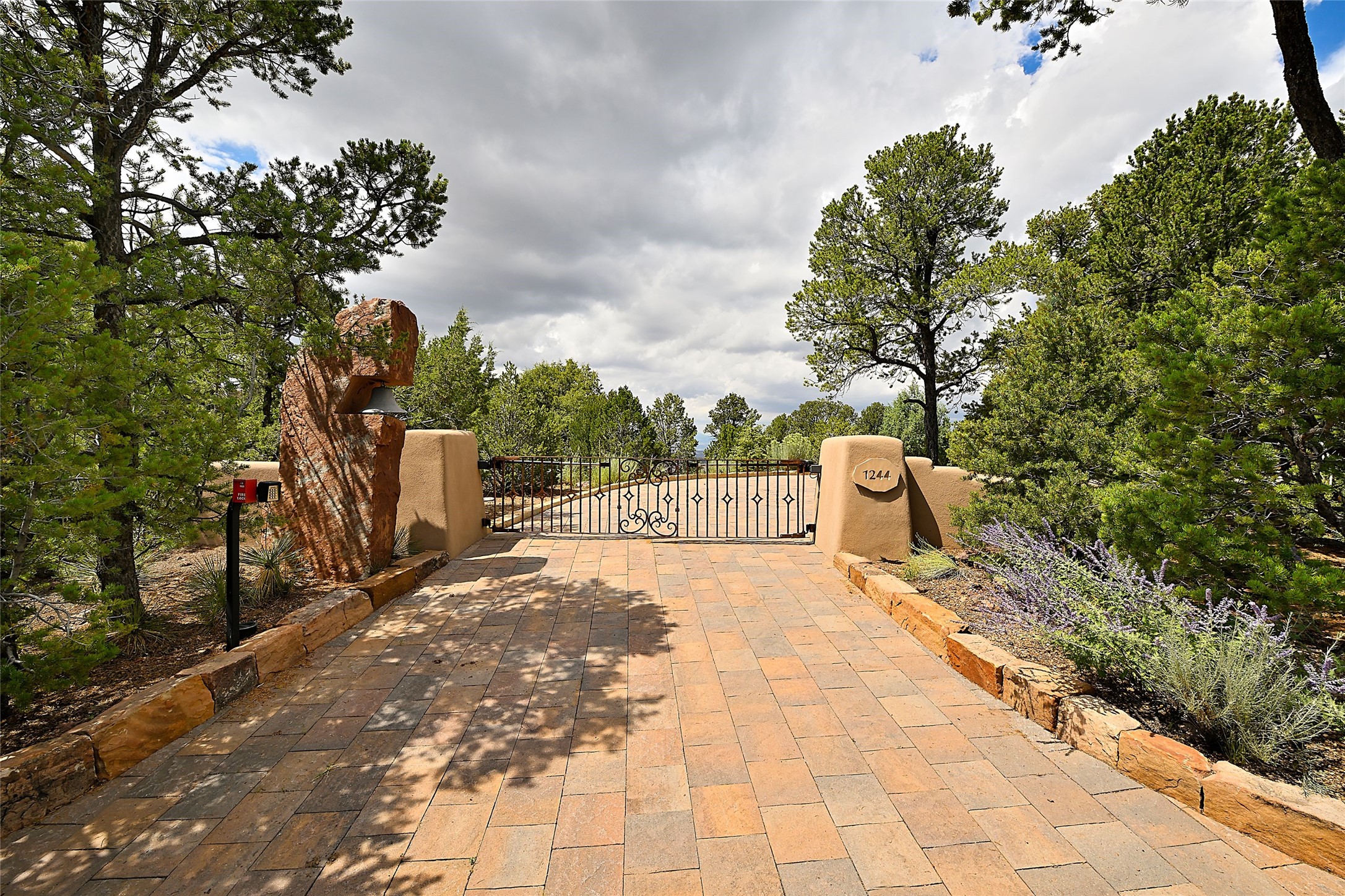 1244 N Summit Drive